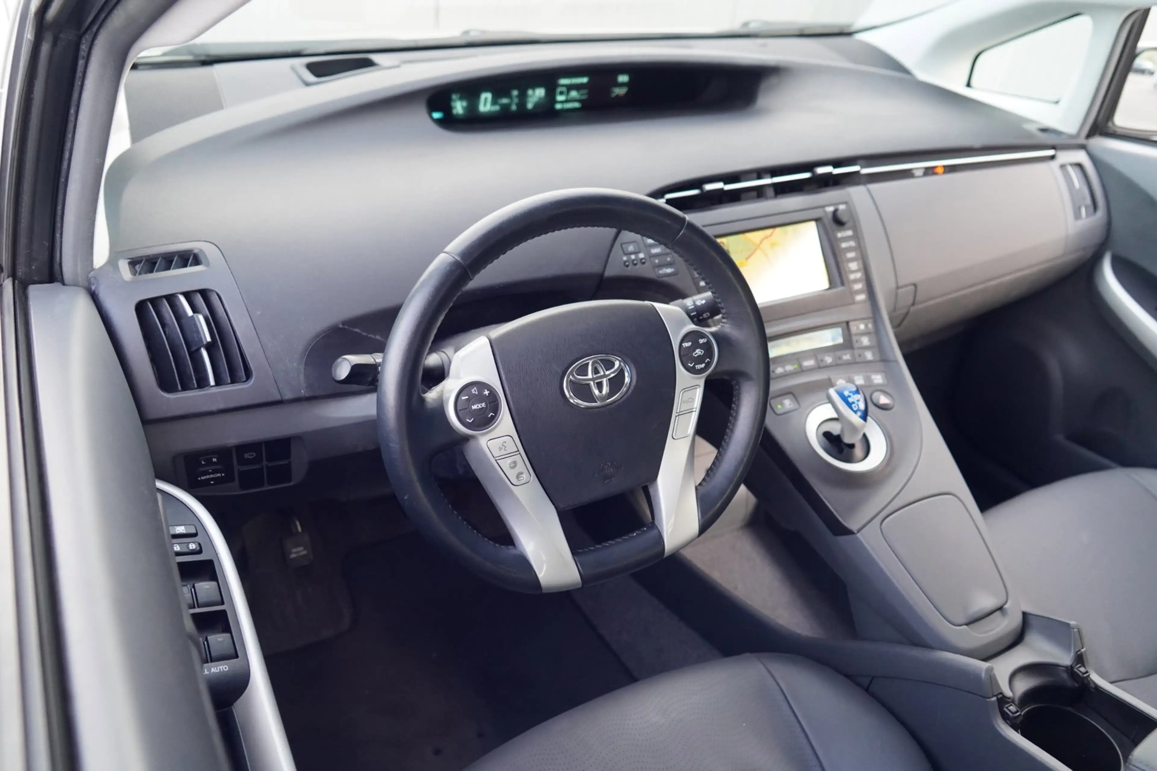 Toyota Prius 1.8 Executive / NL-Auto / Leder / Navi / Cruise / — photo 10