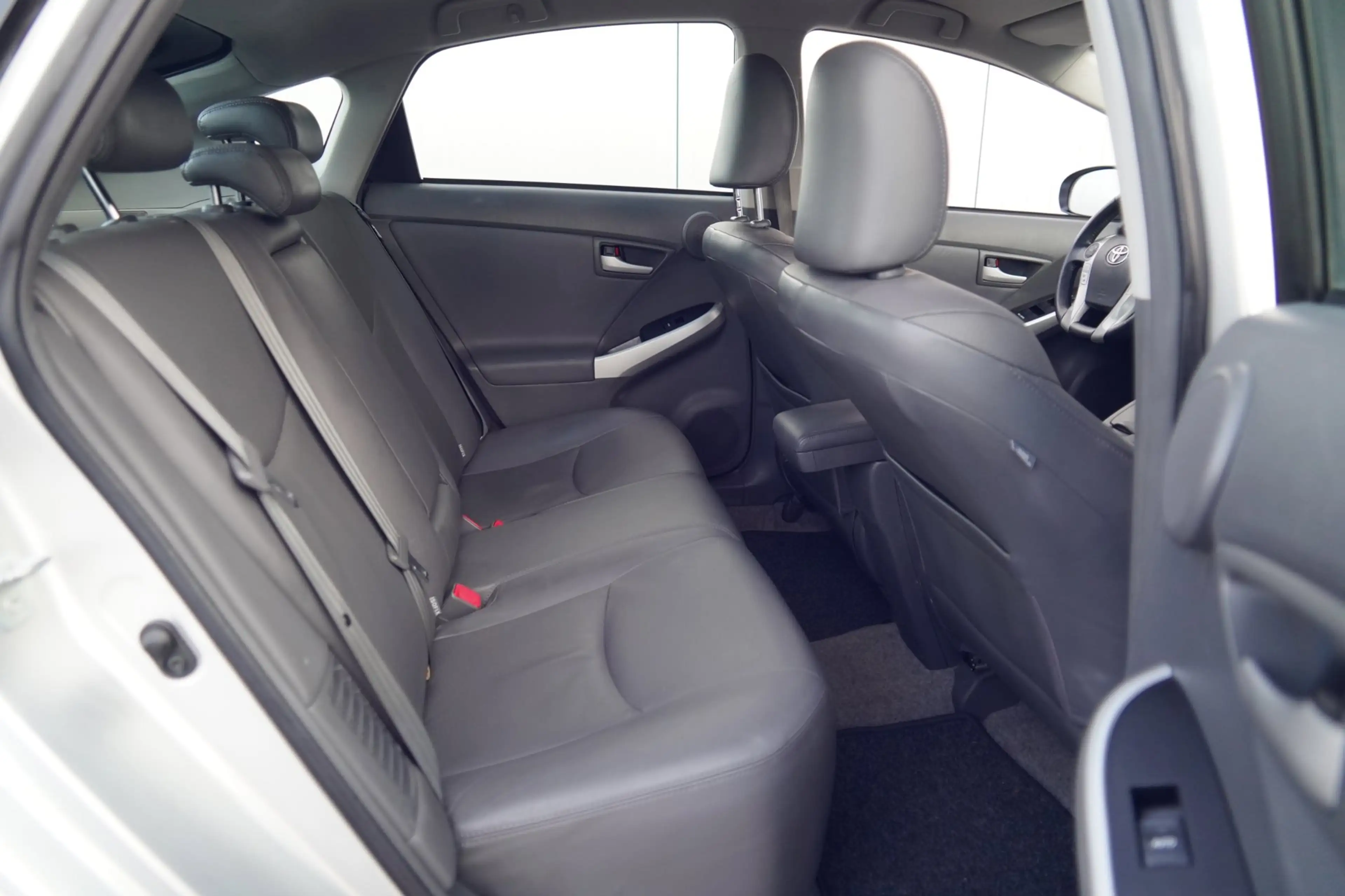 Toyota Prius 1.8 Executive / NL-Auto / Leder / Navi / Cruise / — photo 7