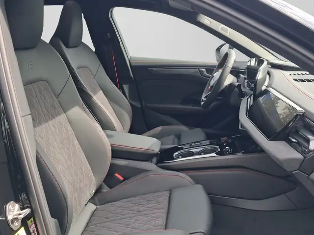 Audi A6 view 4