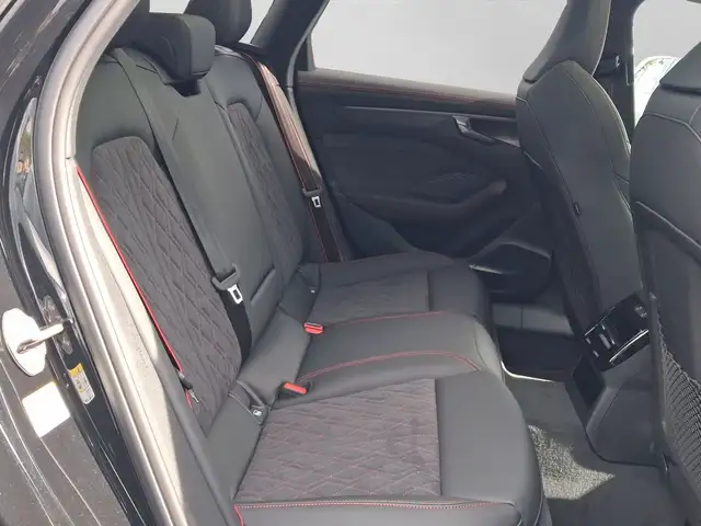 Audi A6 view 6