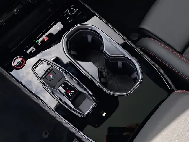 Audi A6 view 11