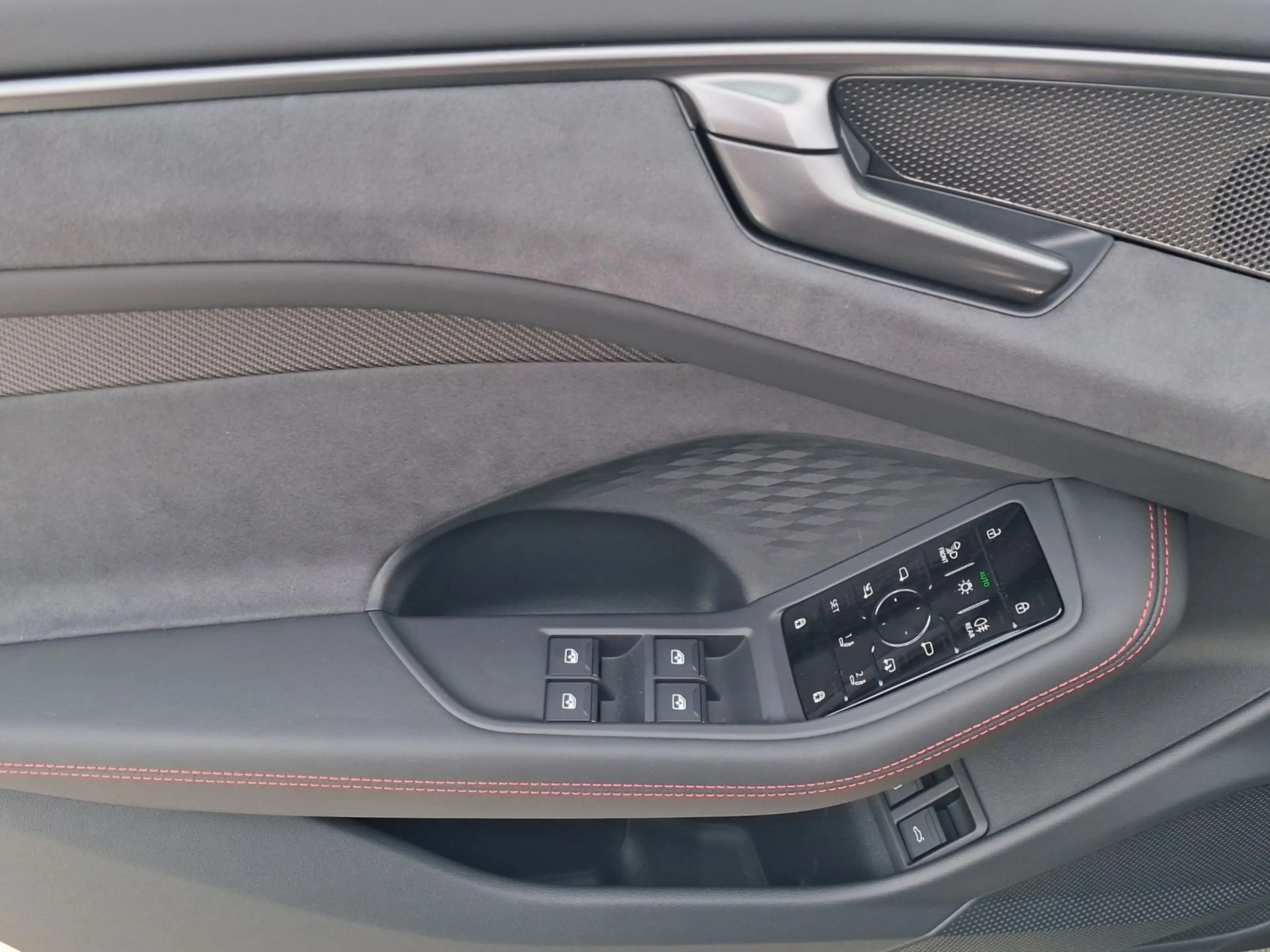 Audi A6 allroad A6 allroad e-Hybrid Q MATRIX AHK PANO eKLAPPE — photo 8