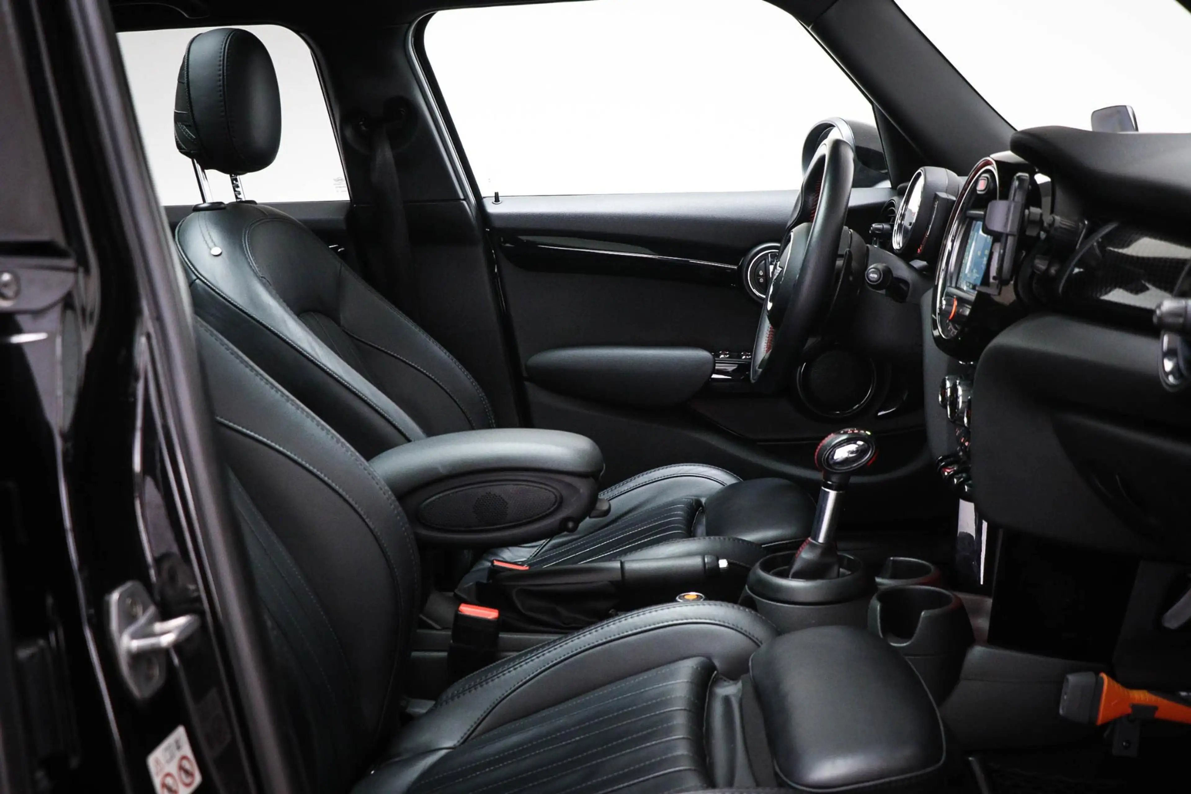 MINI Cooper S 5-Deurs 2.0 Chili Serious Business | PANORAMADAK | — photo 4