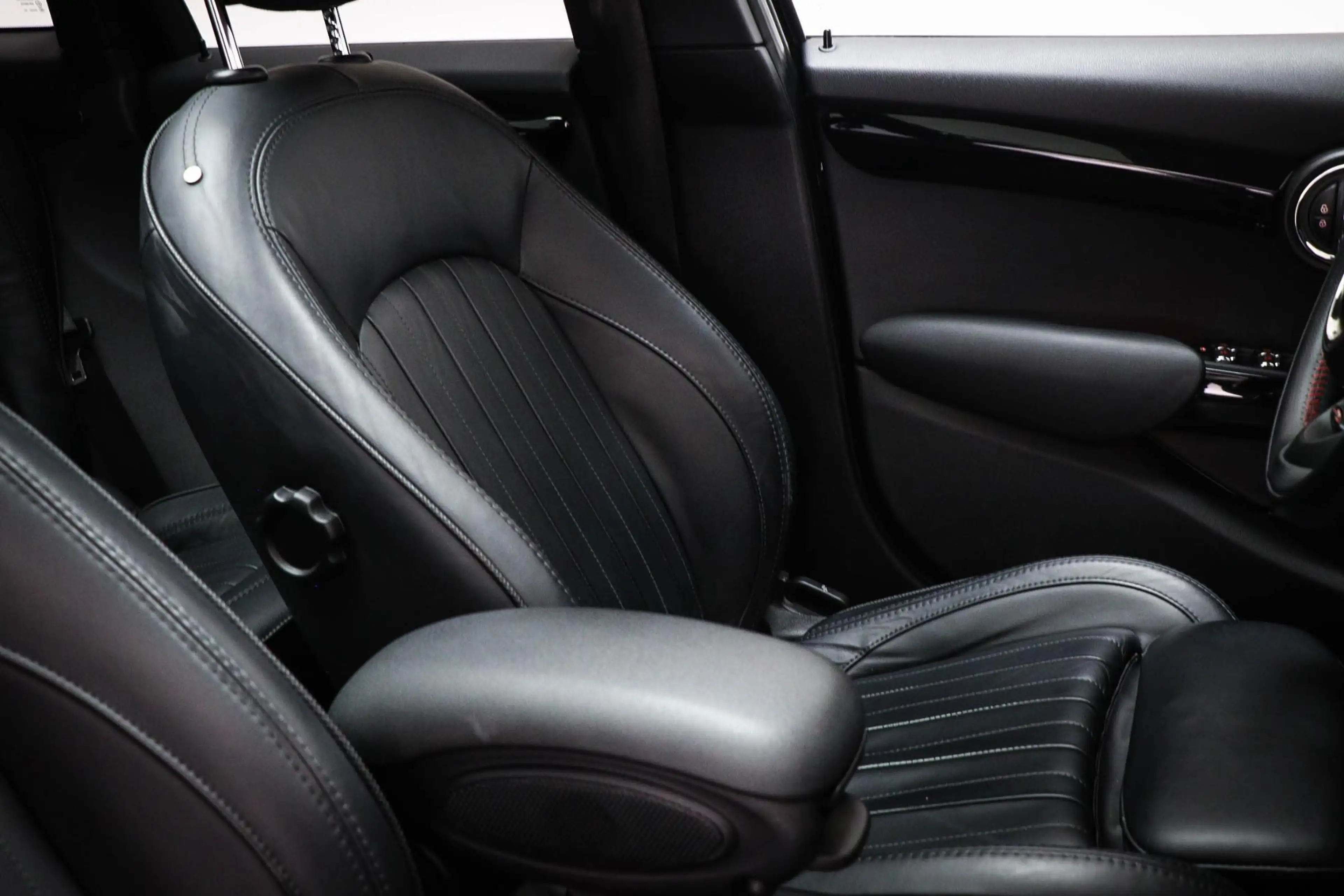 MINI Cooper S 5-Deurs 2.0 Chili Serious Business | PANORAMADAK | — photo 10