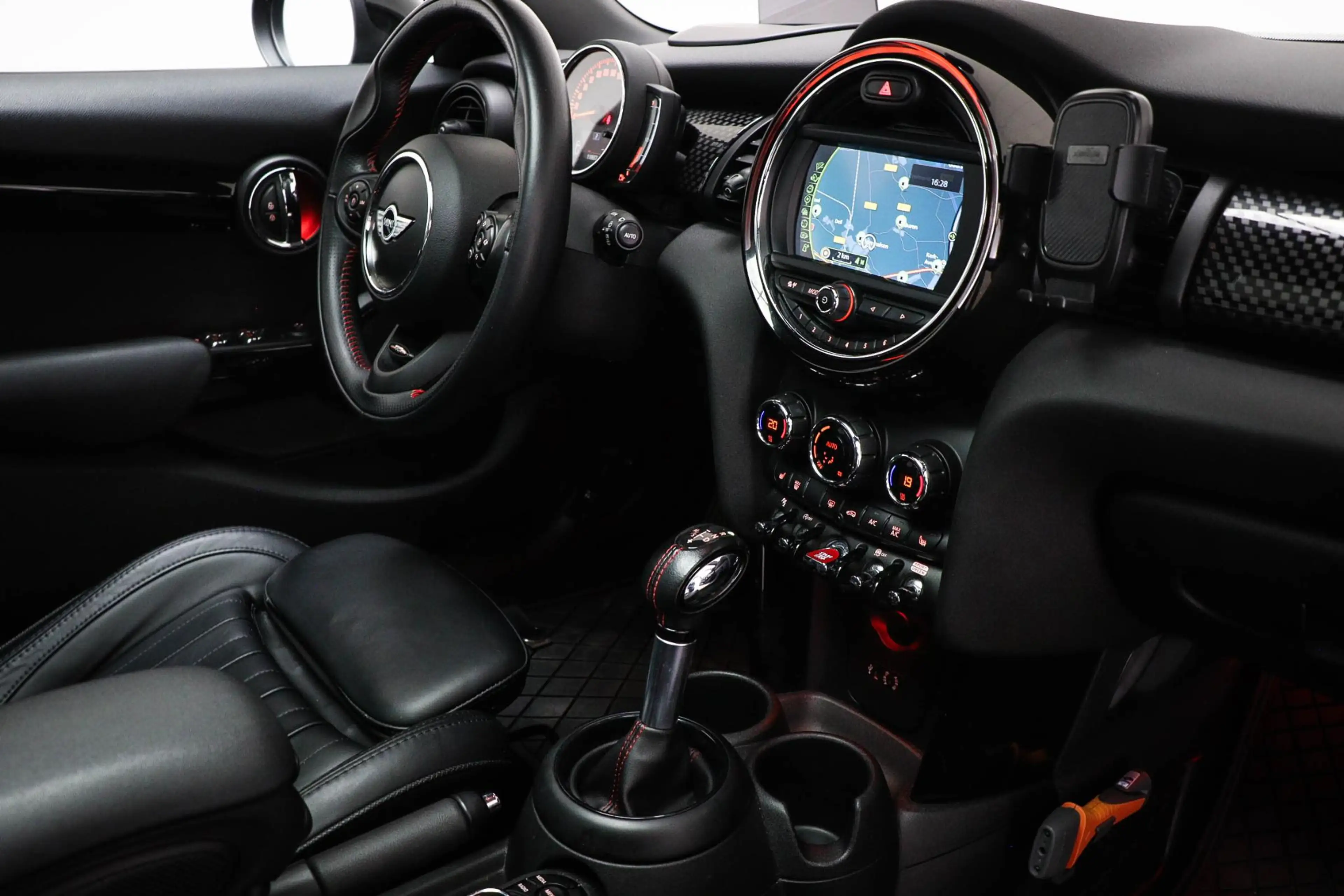 MINI Cooper S 5-Deurs 2.0 Chili Serious Business | PANORAMADAK | — photo 3