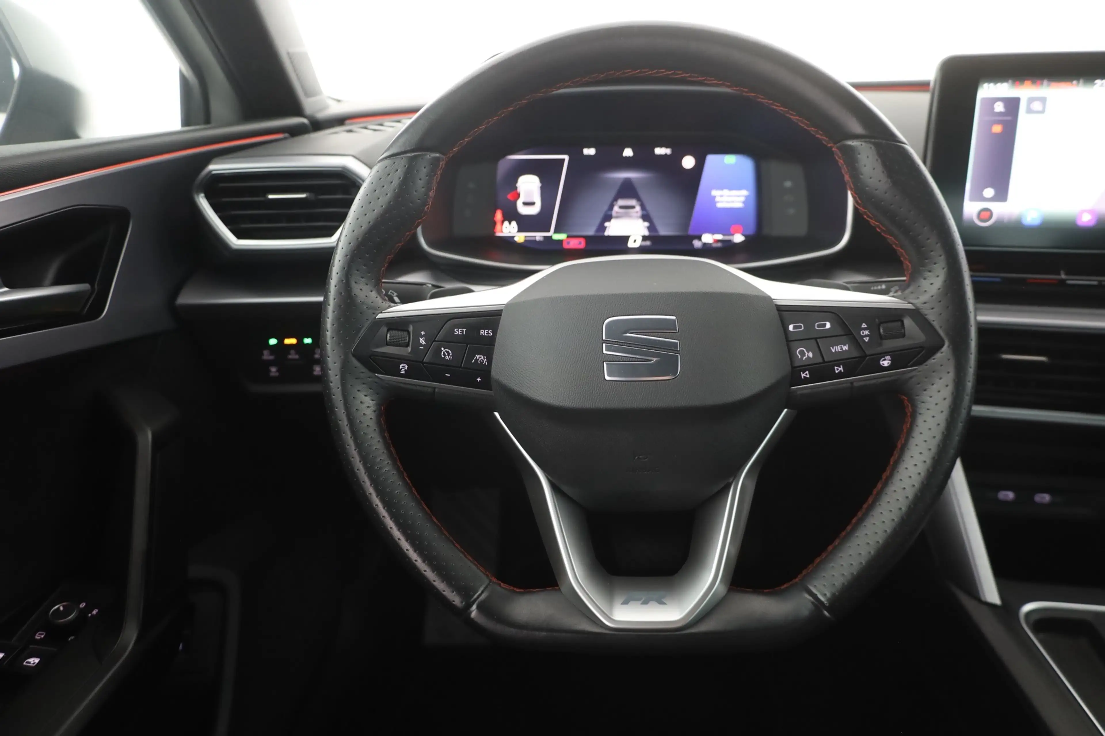 SEAT Leon 1.4 FR e-Hybrid LED Navi Sitzheizung Kamera — photo 14