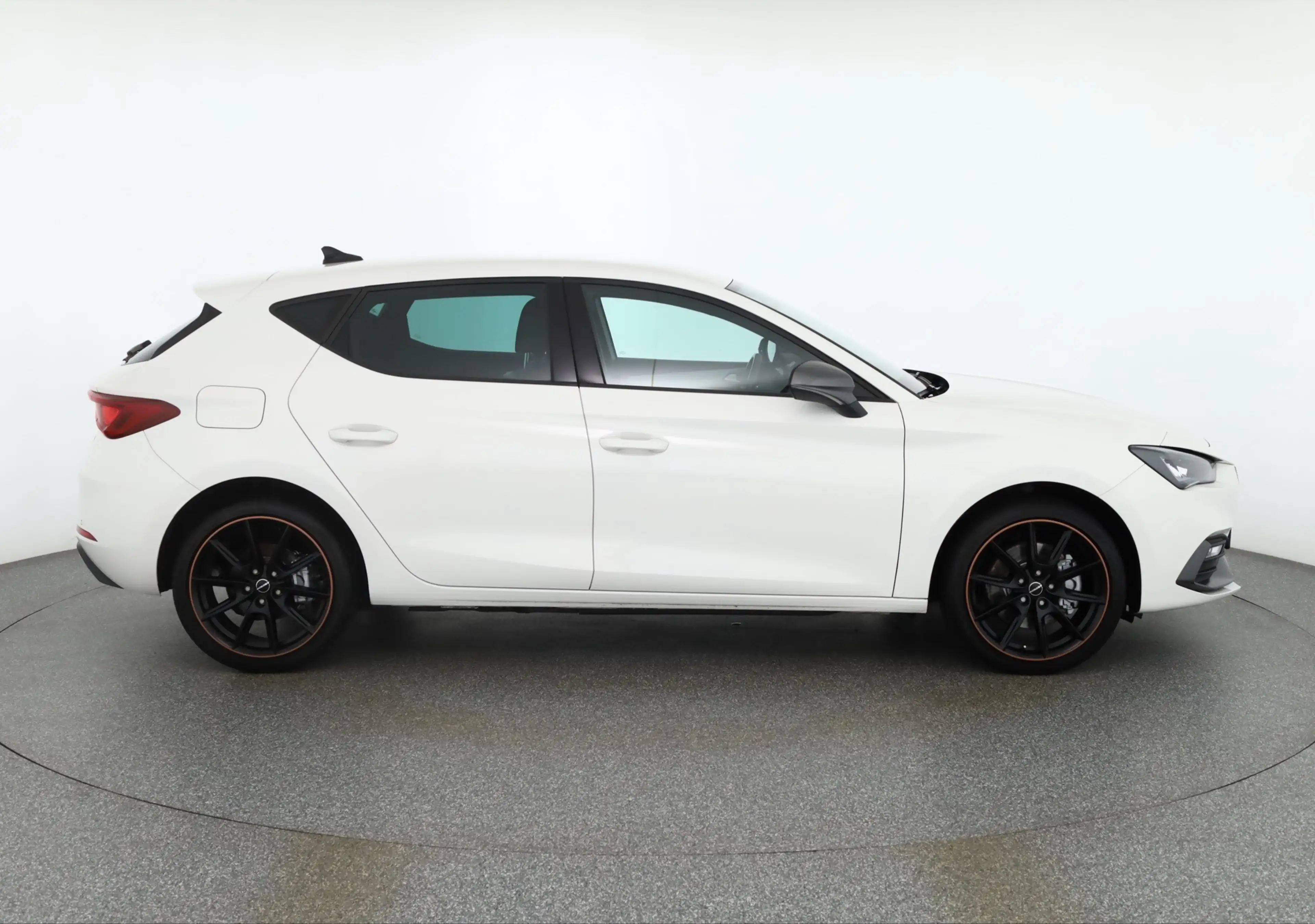 SEAT Leon 1.4 FR e-Hybrid LED Navi Sitzheizung Kamera — photo 6