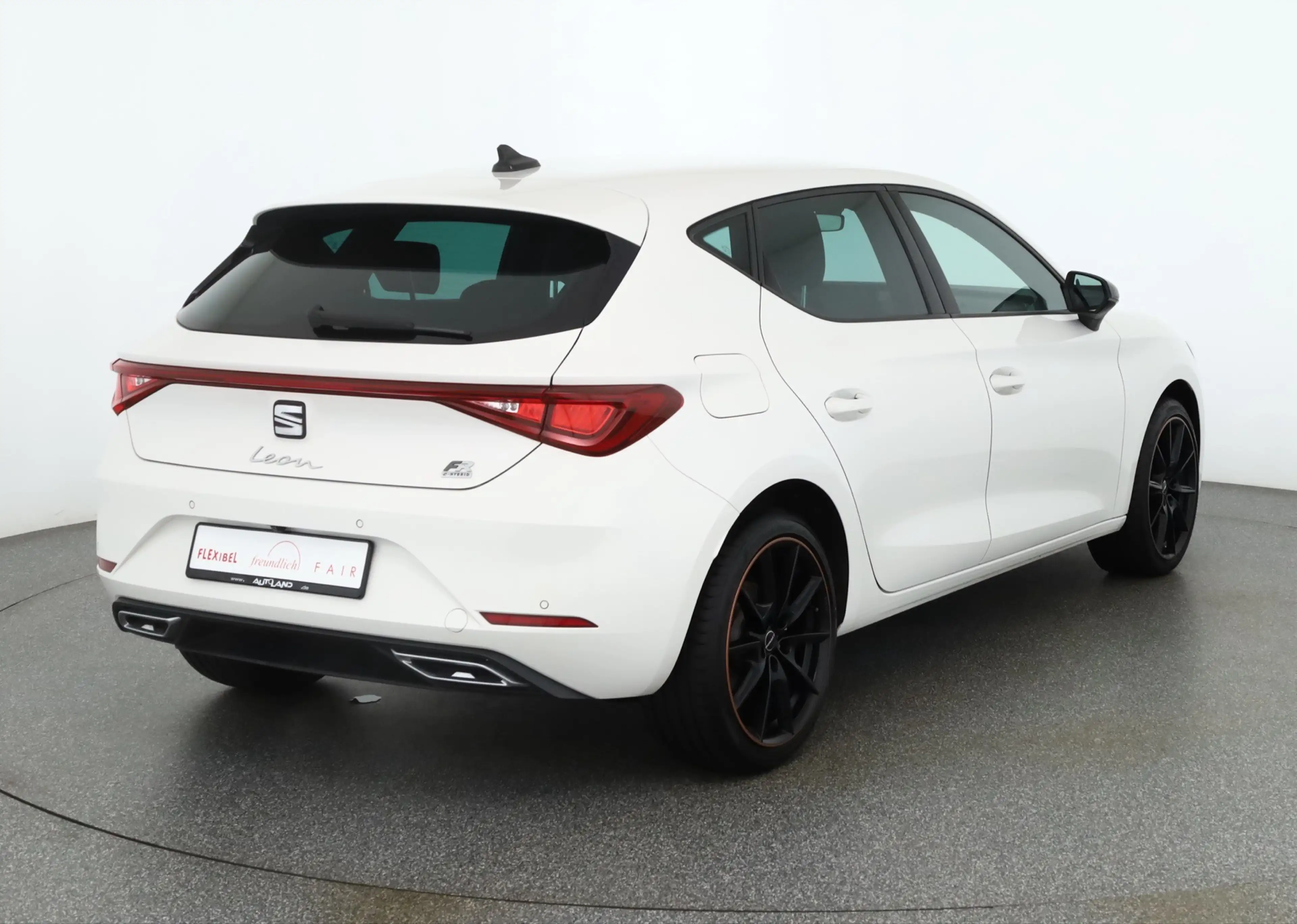 SEAT Leon 1.4 FR e-Hybrid LED Navi Sitzheizung Kamera — photo 5