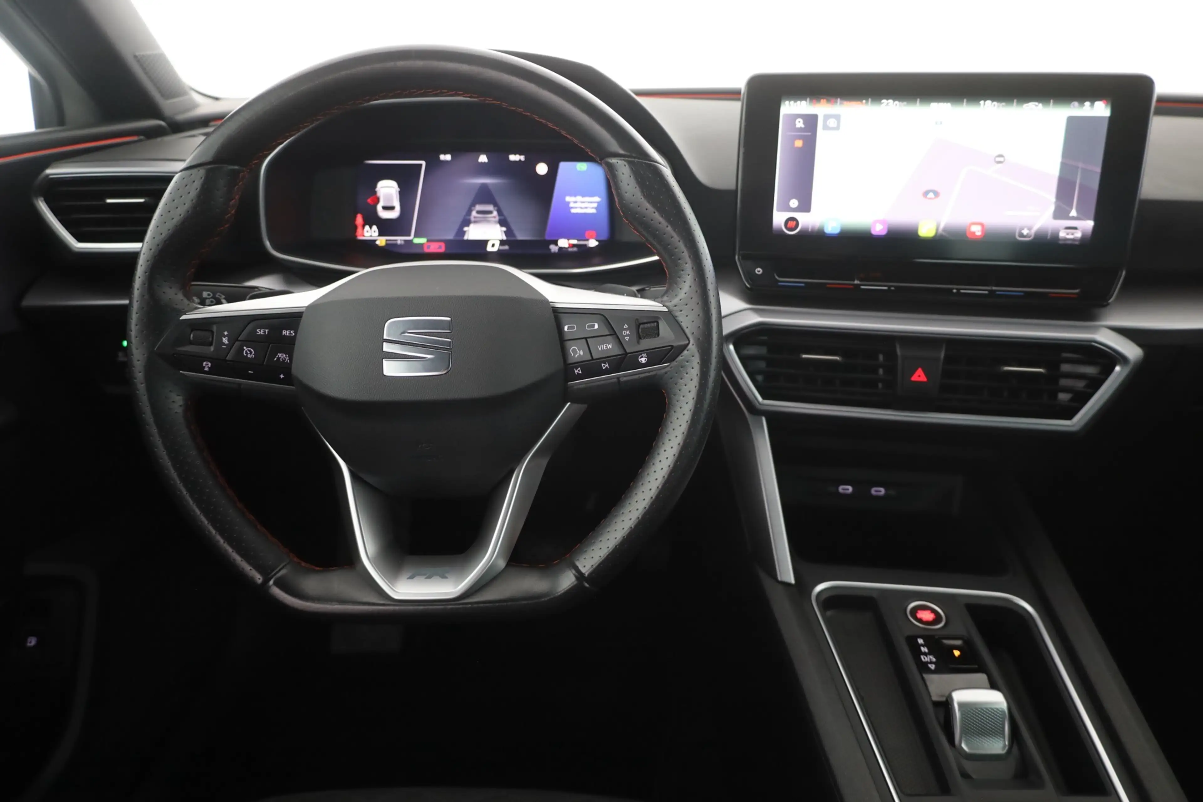 SEAT Leon 1.4 FR e-Hybrid LED Navi Sitzheizung Kamera — photo 10