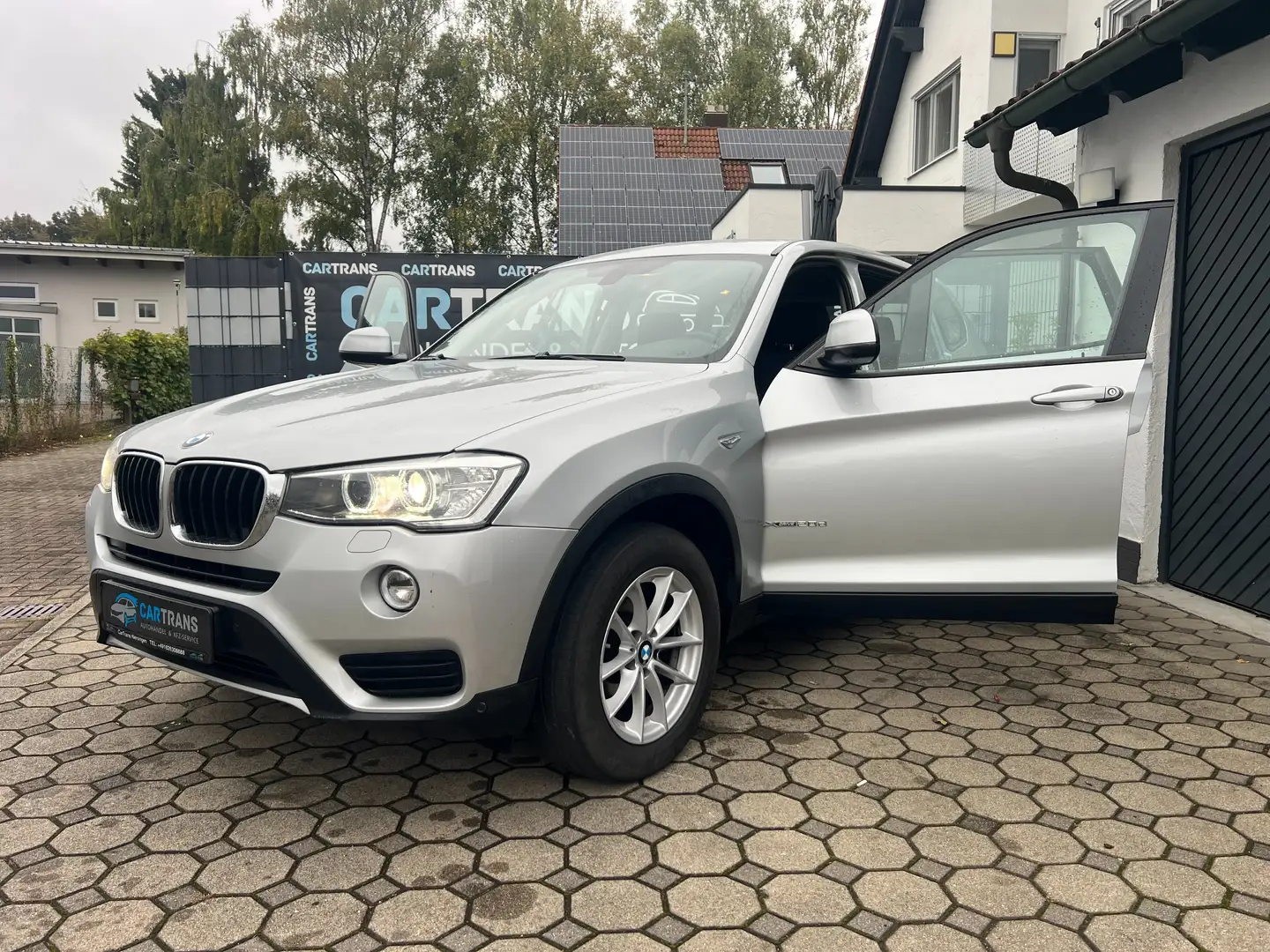 BMW X3 xDrive 20 d + XENON + NAVI + 0% FINANZIERUNG Gris - 1