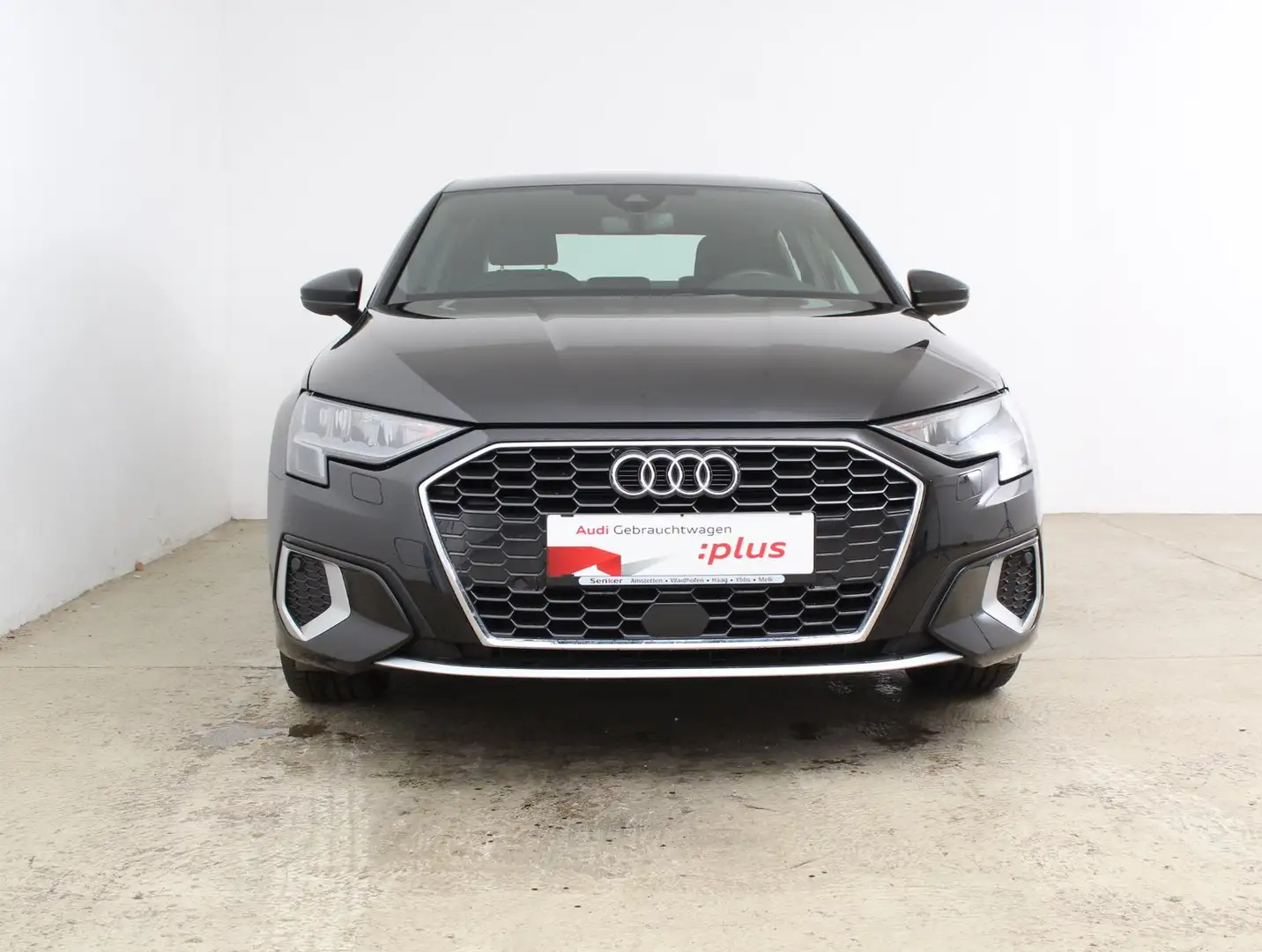 Audi A3 Limousine 30 TFSI advanced ext. Schwarz - 2