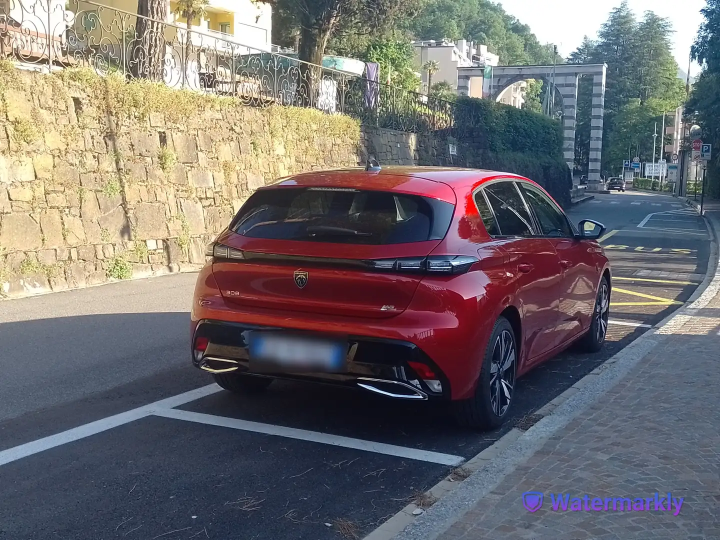 Peugeot 308 308 1.2 puretech t Allure s Rosso - 1