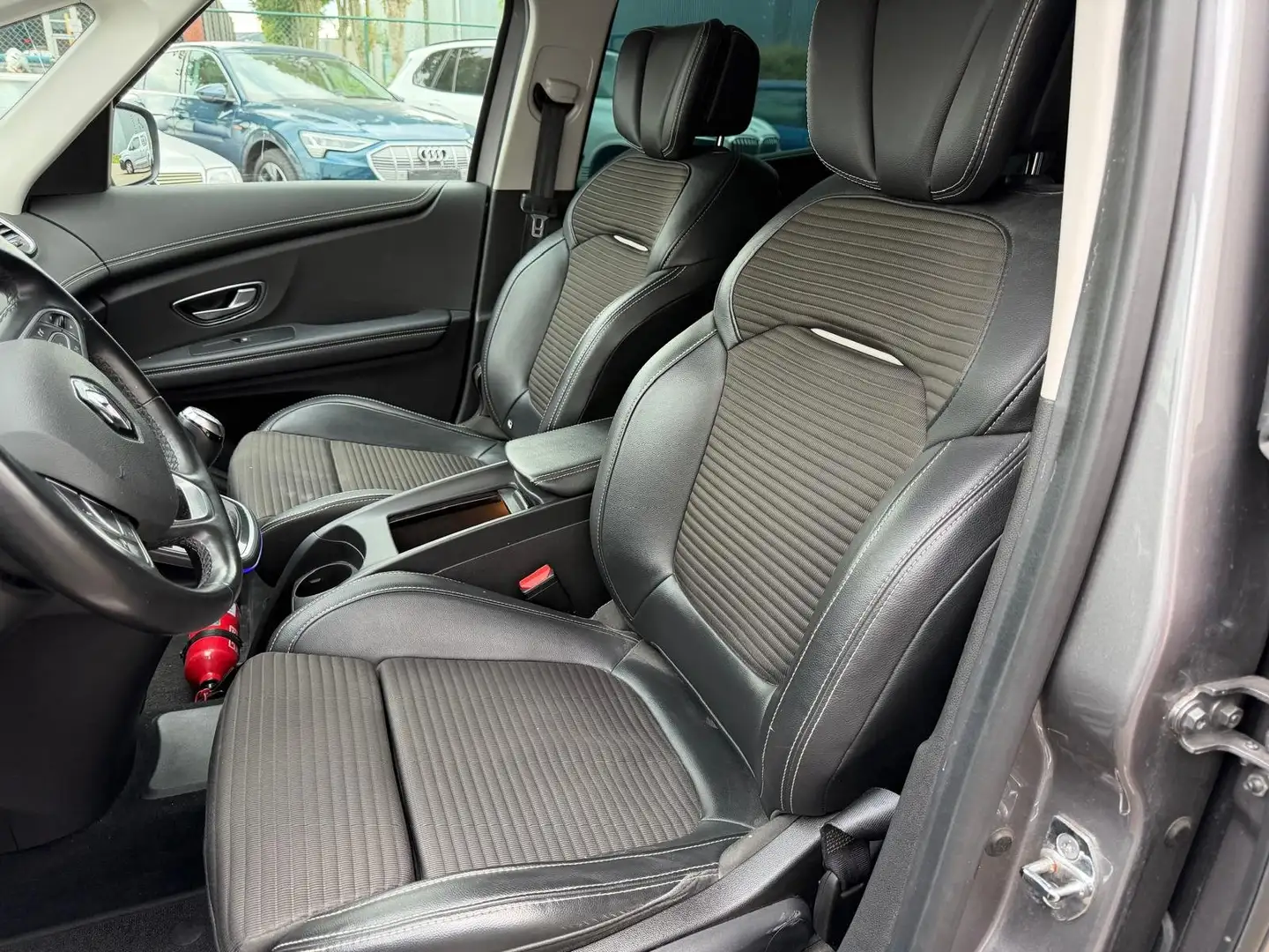 Renault Grand Scenic 1.33TCe 7seater BOSE/Headup/Carplay/Massage/Camera Grau - 2