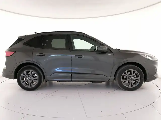 Ford Kuga view 3