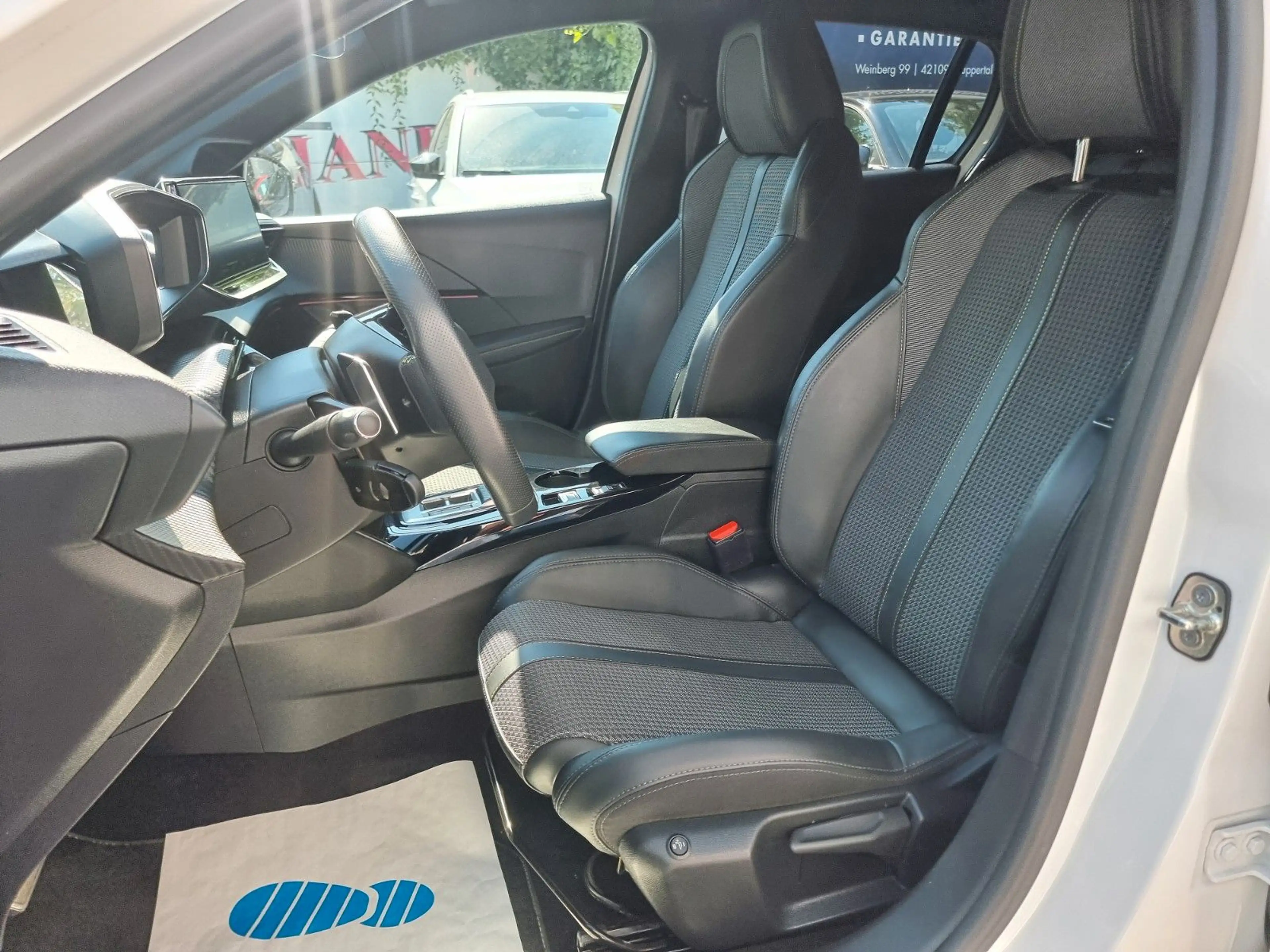 Peugeot 208 PureTech 100/ EAT8/ GT/ LED/ VIRTUAL/ NAVI — photo 12