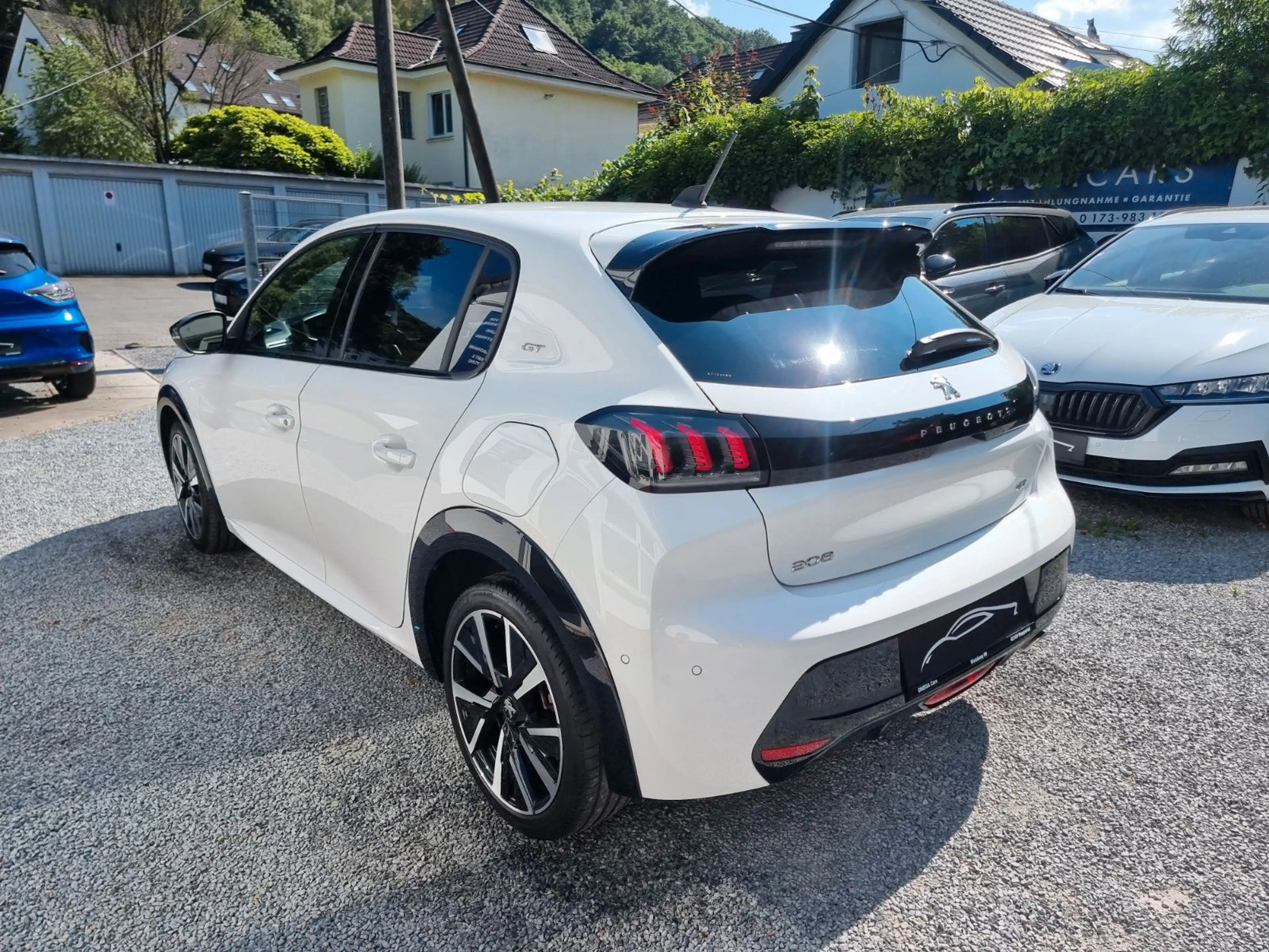 Peugeot 208 PureTech 100/ EAT8/ GT/ LED/ VIRTUAL/ NAVI — photo 9