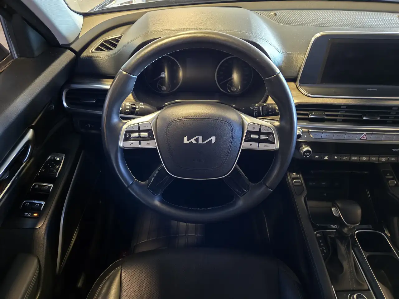 Kia Telluride снимка Kia Telluride