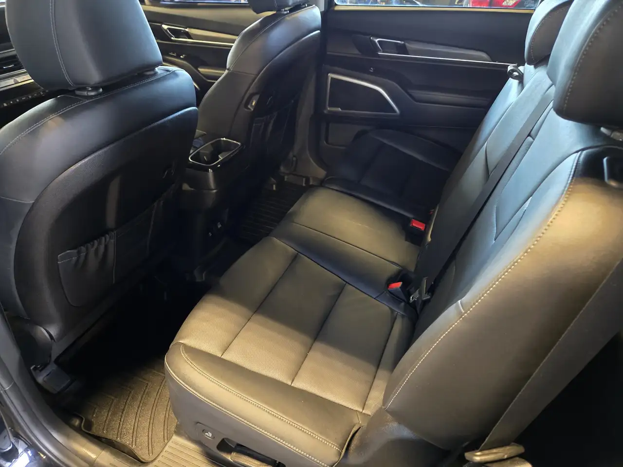 Kia Telluride снимка Kia Telluride