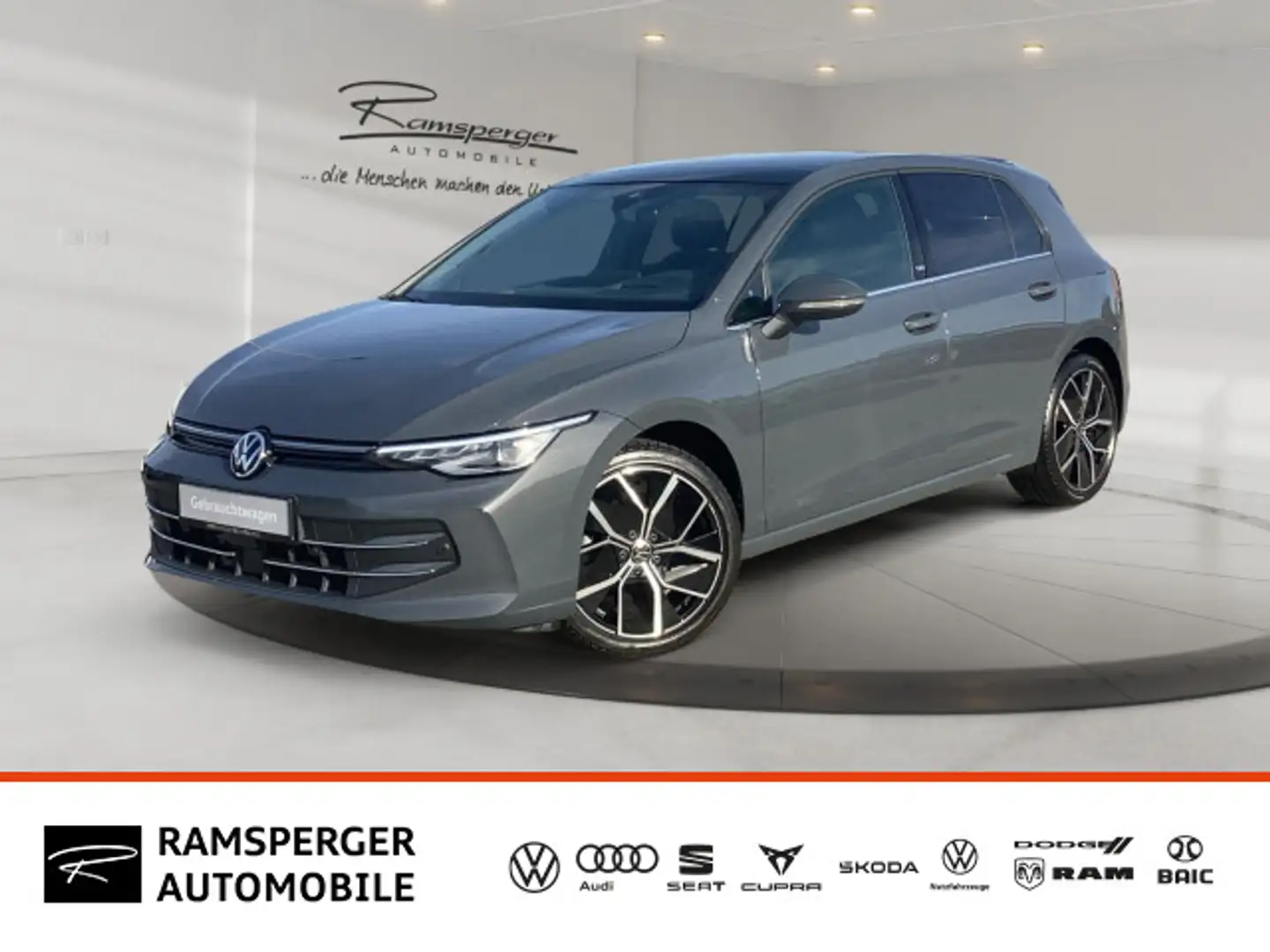 Volkswagen Golf VIII 1.5 eTSI DSG Style ACC LED Pano Navi H Grau - 1