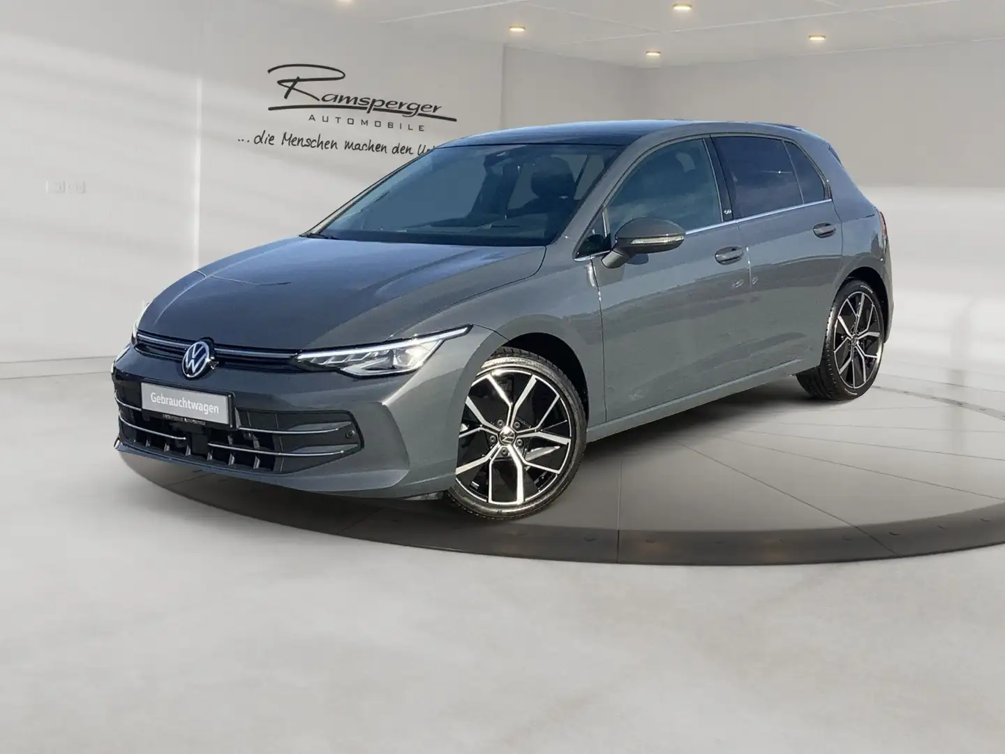 Volkswagen Golf VIII 1.5 eTSI DSG Style ACC LED Pano Navi H Grau - 2