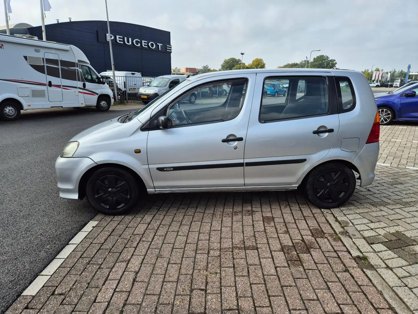 Daihatsu YRV Young RV 1.3-16V XTi Automaat 5drs Airco Nap Apk 0 Grau - 2