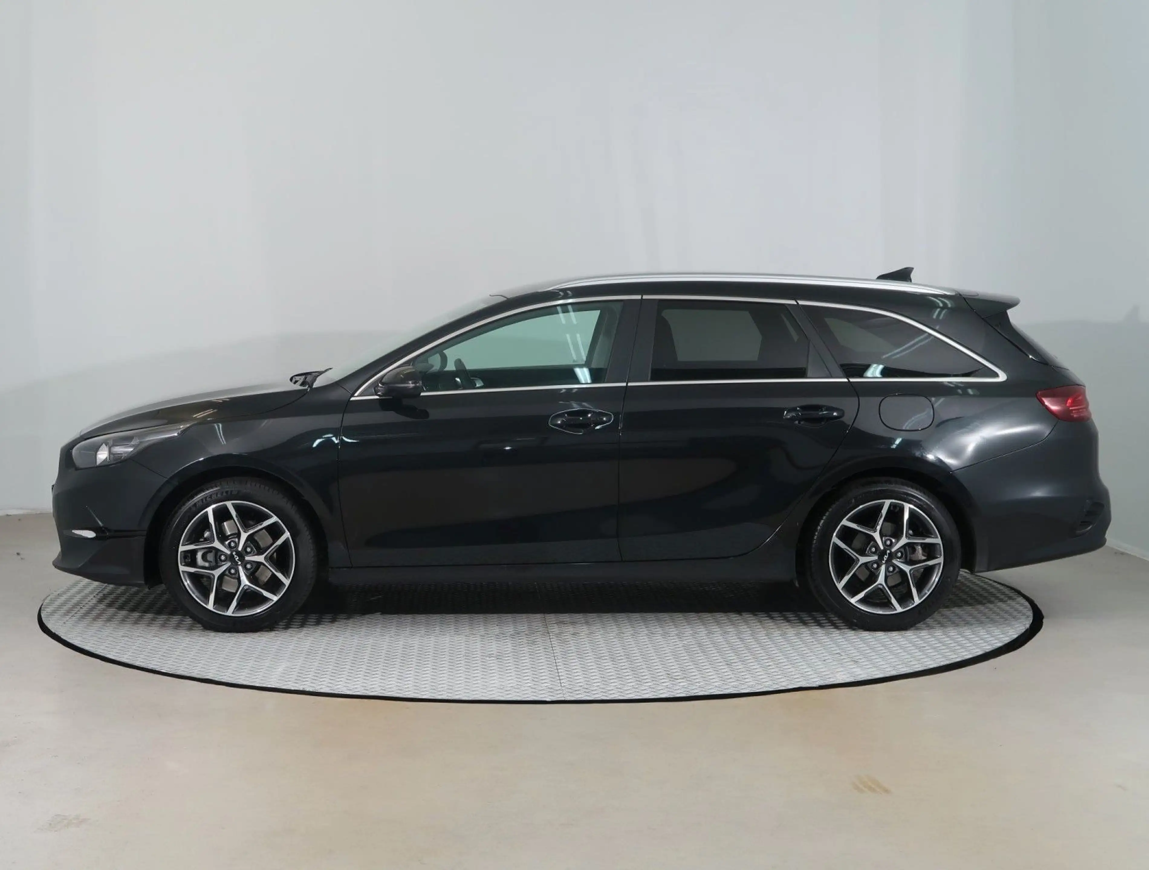 Kia Ceed SW / cee'd SW — photo 2