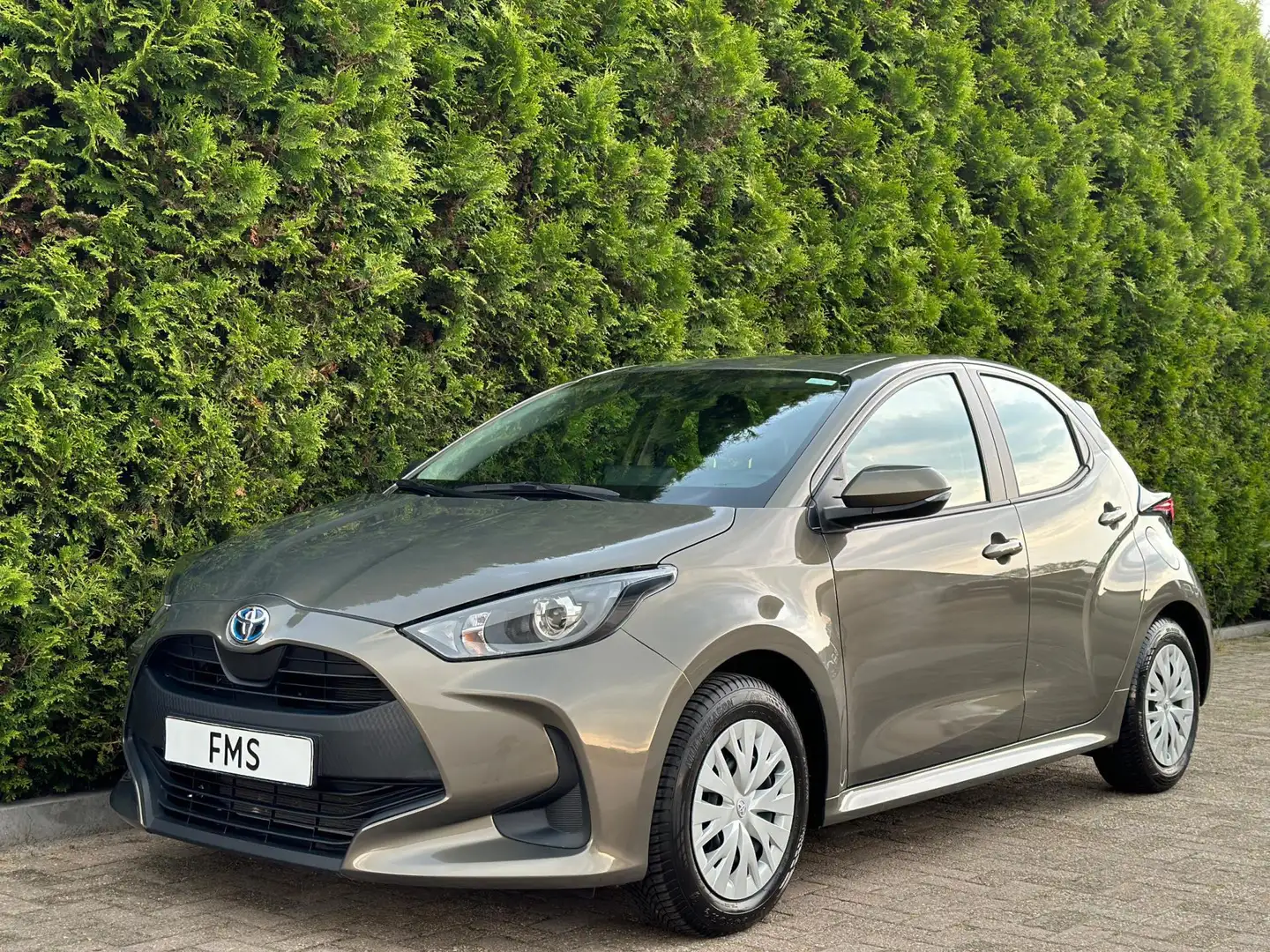 Toyota Yaris 1.5 Hybrid Business Plus Trekhaak Camera Brun - 1