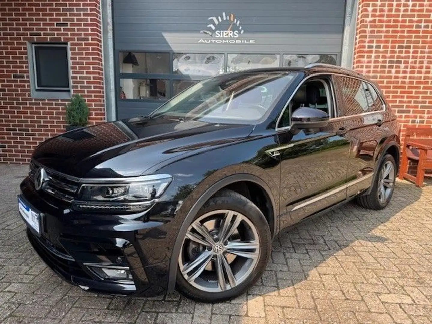 Volkswagen Tiguan TIGUAN 2.0TSI AUTOM 4MOTION,SPORT, R-LINE Noir - 1