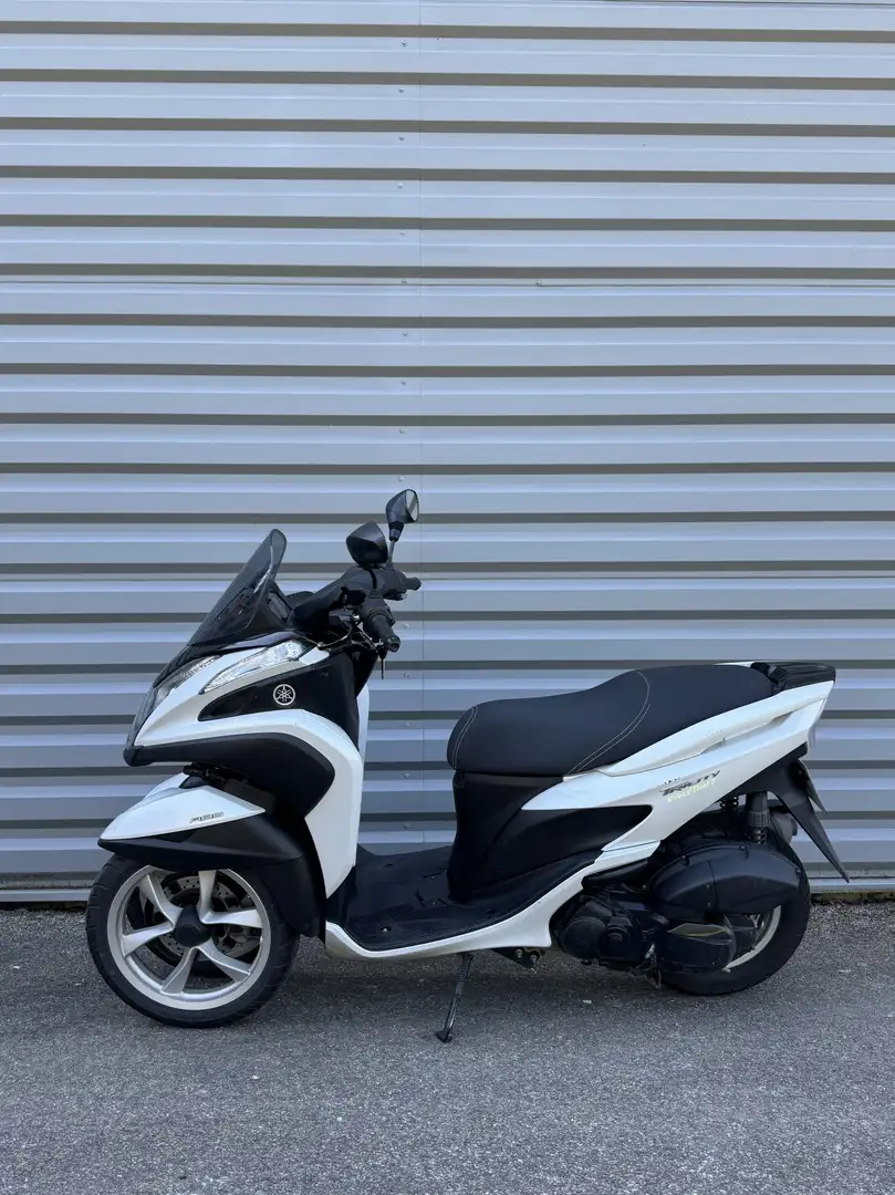 Yamaha TriCity White - 2