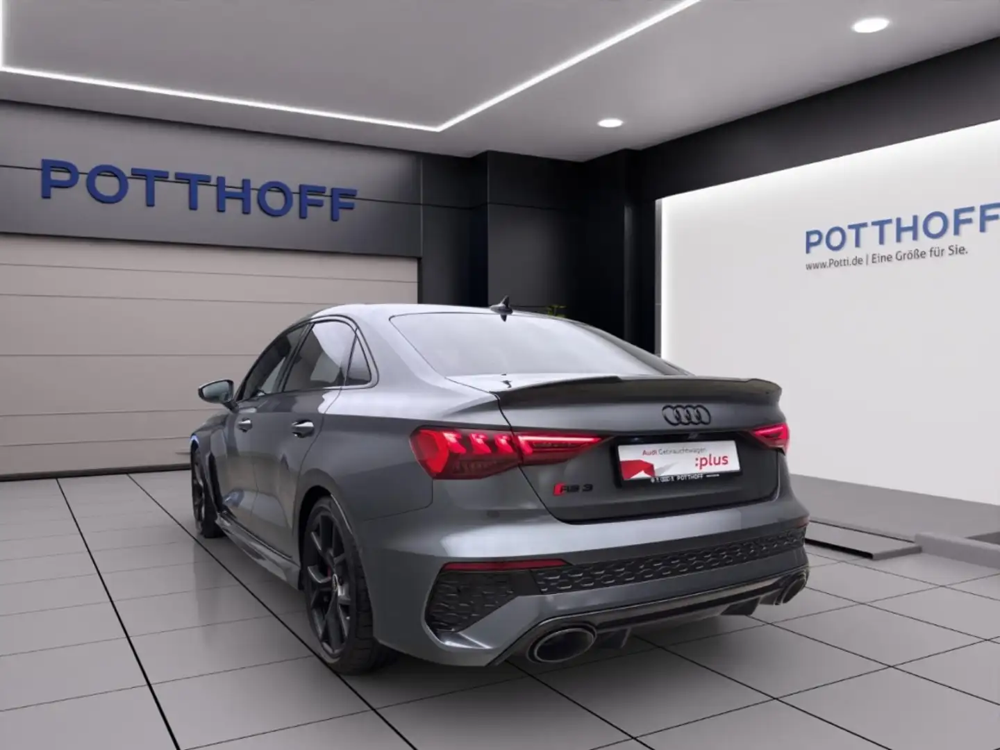 Audi RS3 Limousine PANO LM19 NAVI ACC B&O HUD Grau - 2