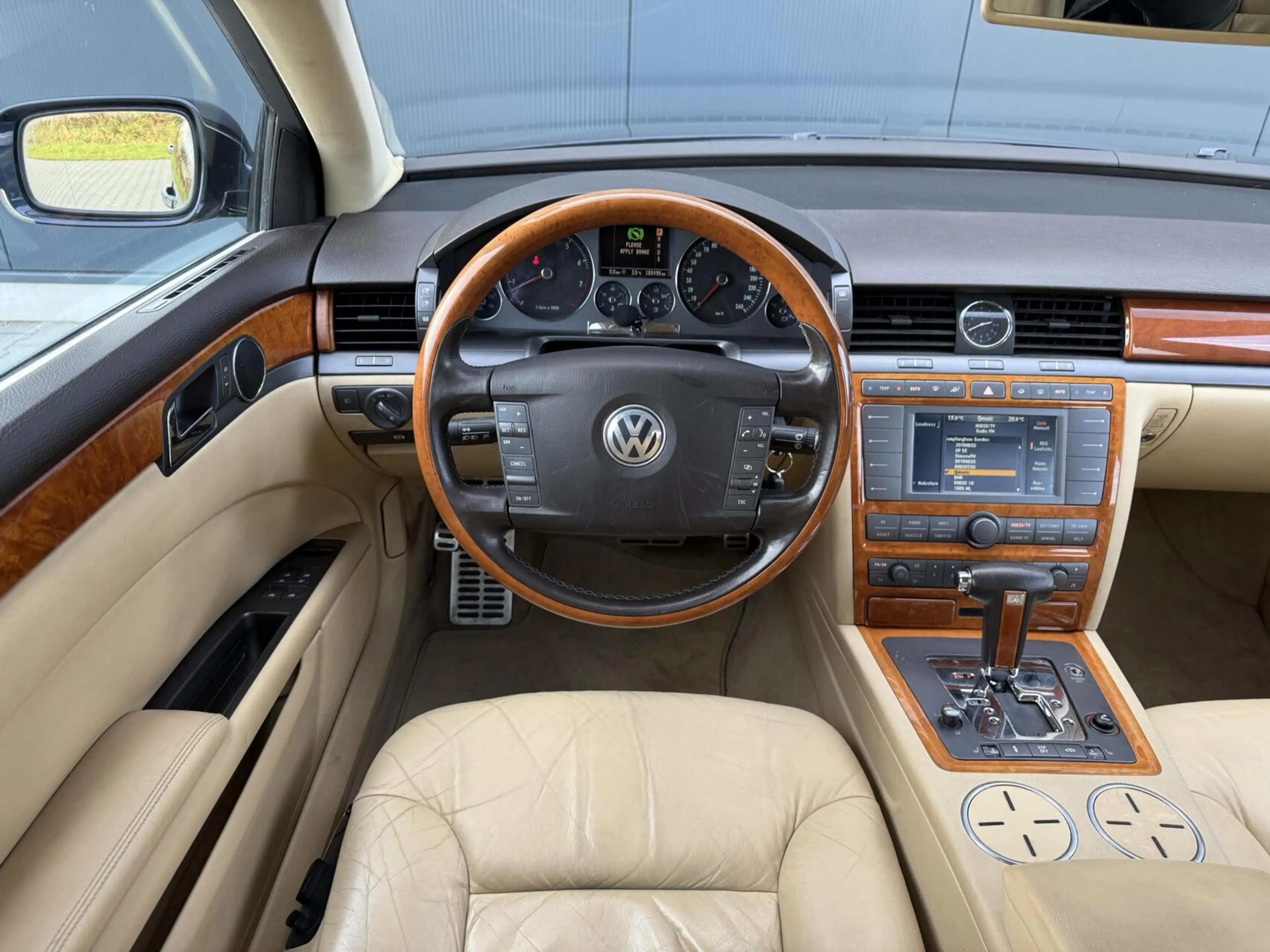 Volkswagen Phaeton 3.2 V6 5p. Leder - Xenon - Navi - Luchtvering - Lu — photo 20