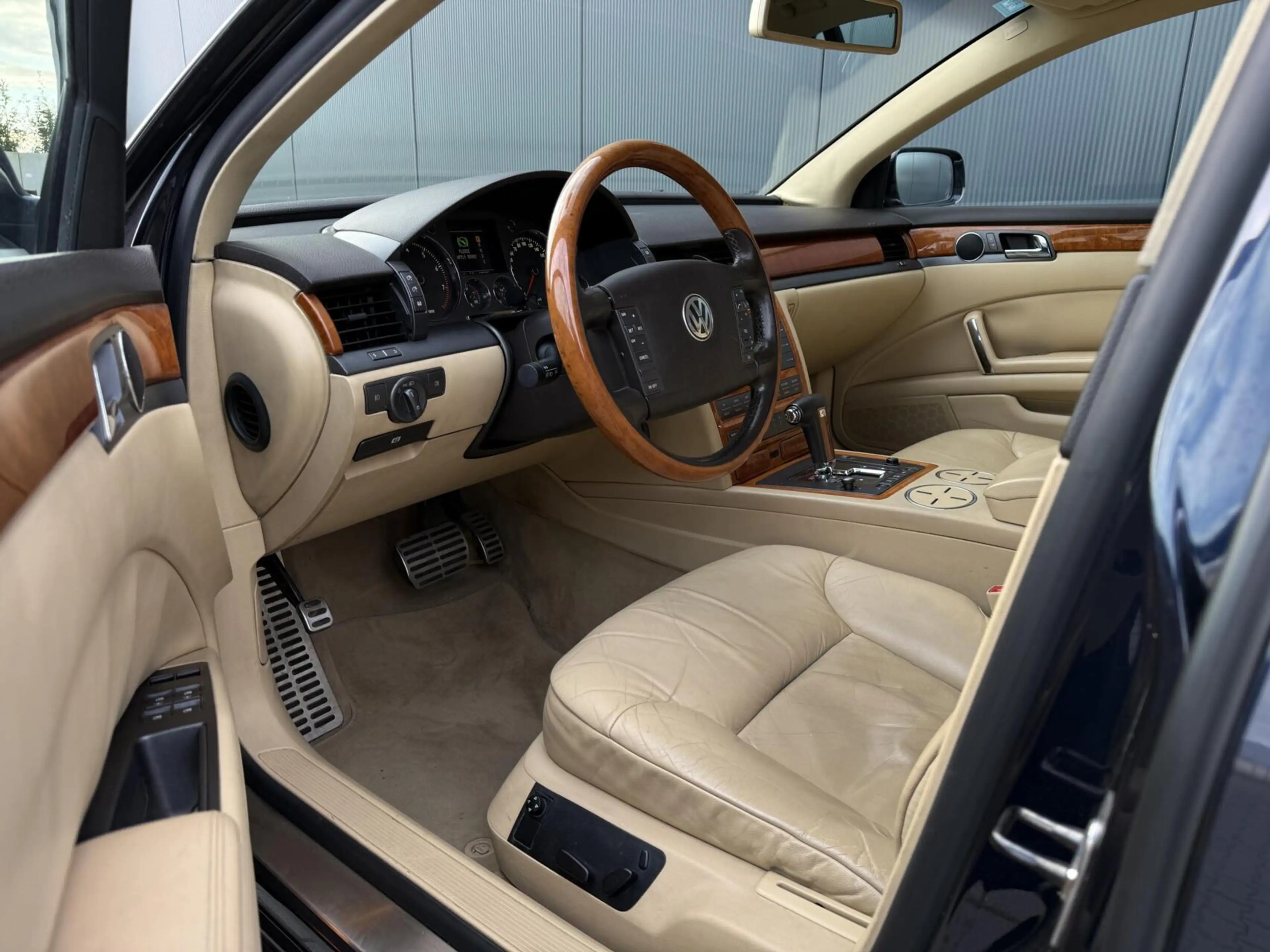 Volkswagen Phaeton 3.2 V6 5p. Leder - Xenon - Navi - Luchtvering - Lu — photo 16