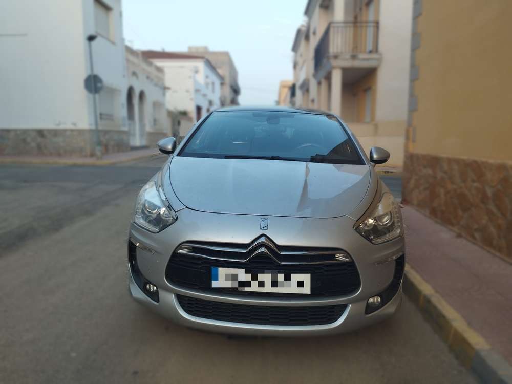 Citroen DS5 Hybrid4 Airdream Design - foto 1