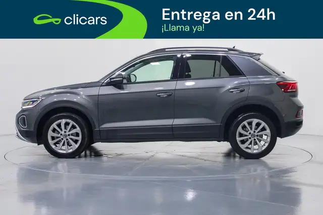 Volkswagen T-Roc view 11