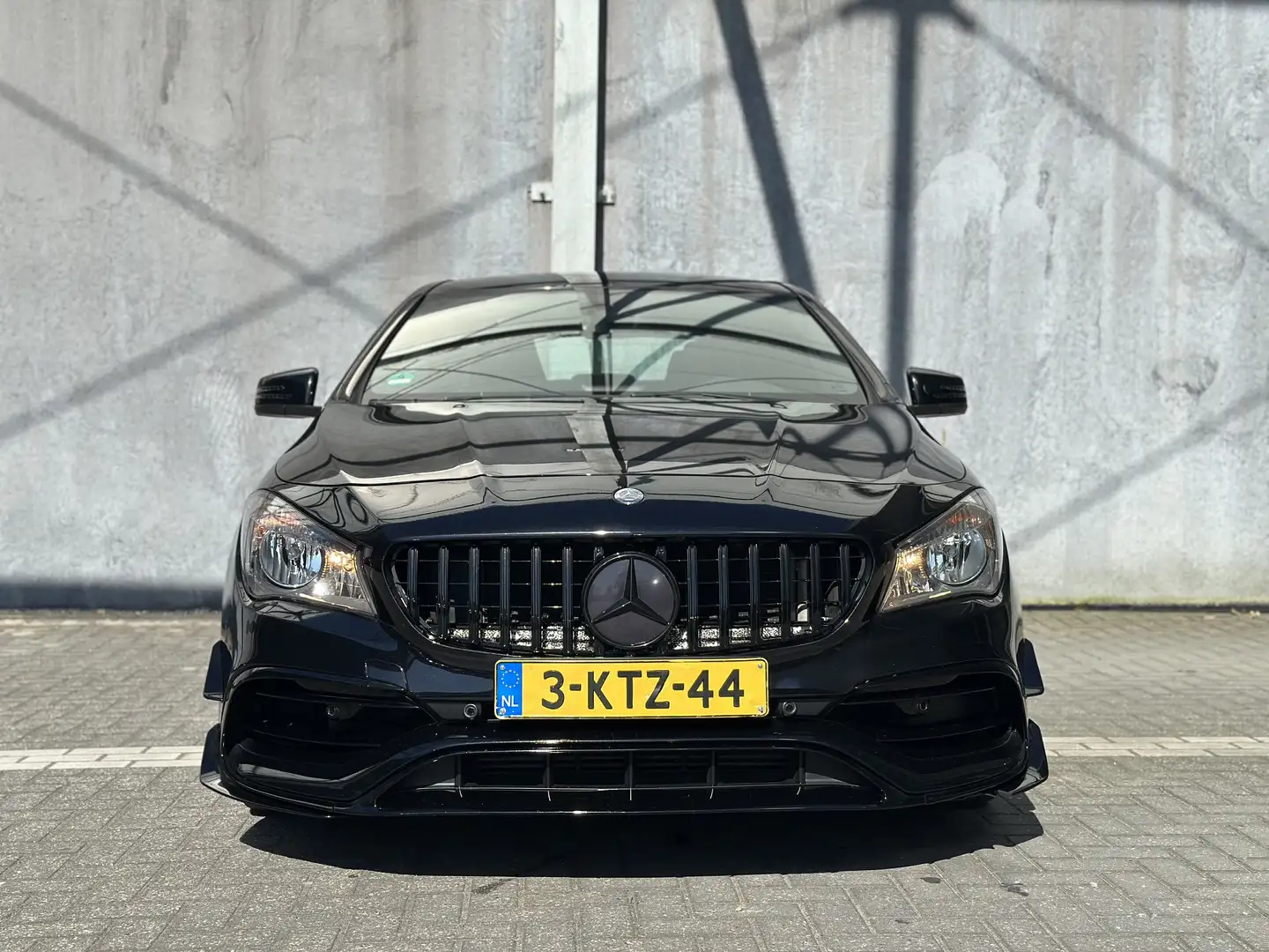 Mercedes-Benz CLA 180 Ambition Zwart - 1