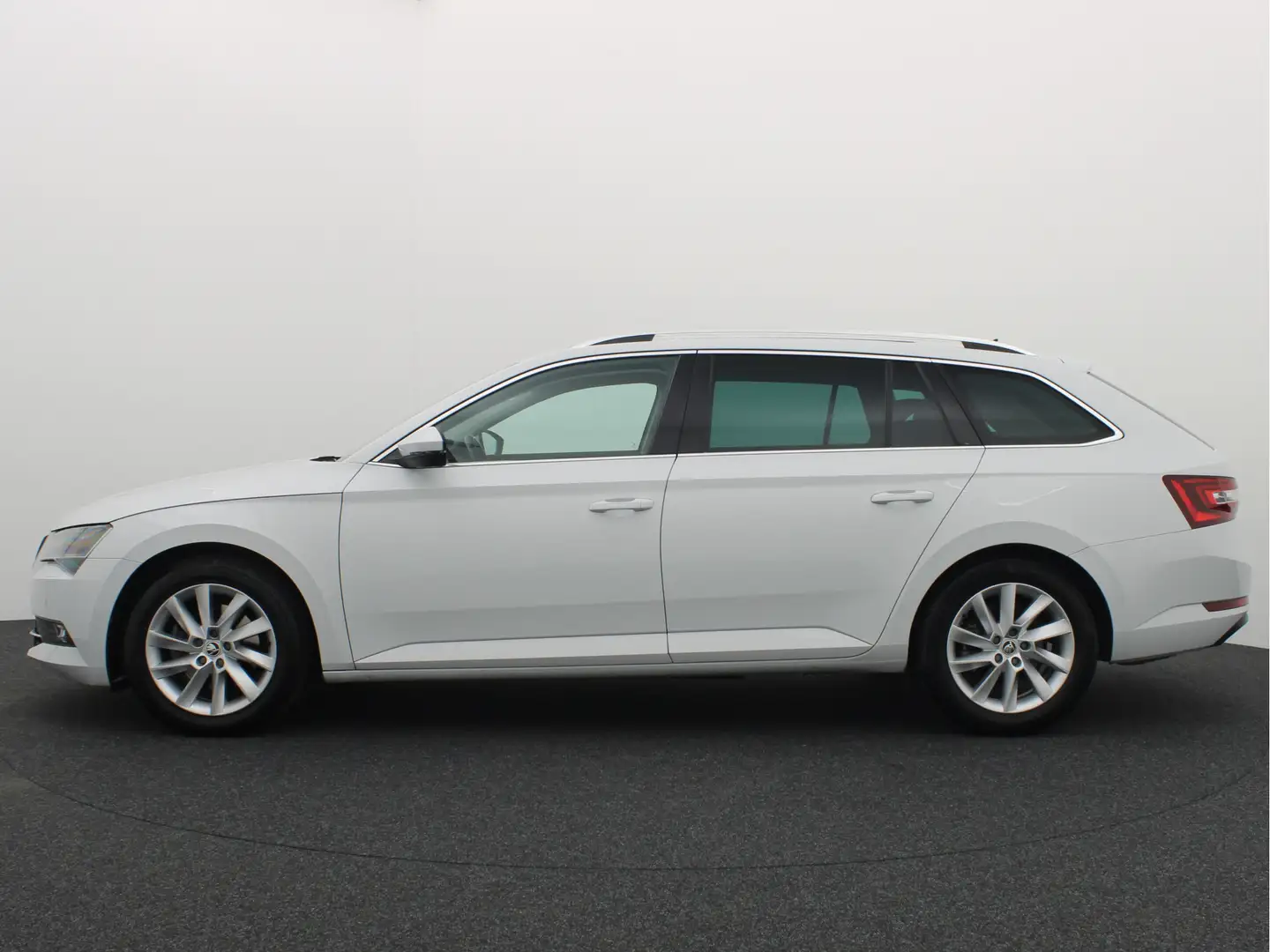 Skoda Superb Combi 1.4 TSI ACT Style AUTOMAAT / PANORAMADAK / T Weiß - 2