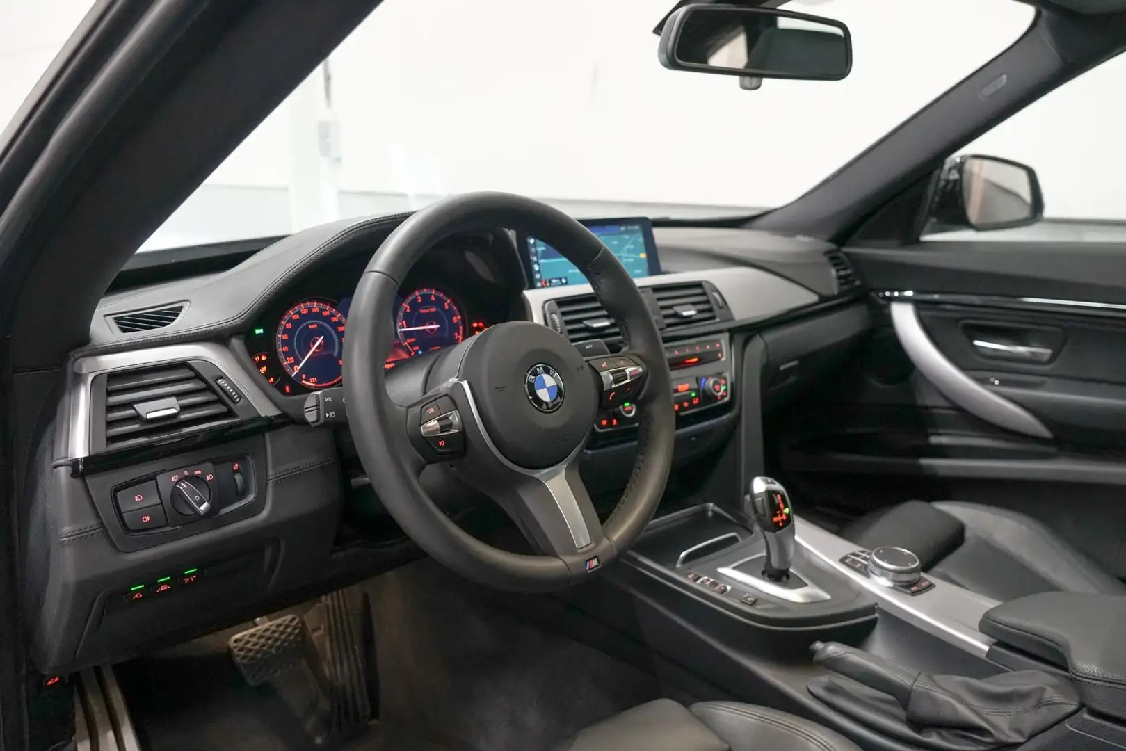 BMW 320 3-serie Gran Turismo 320i M-Sport | Panoramadak | Noir - 2