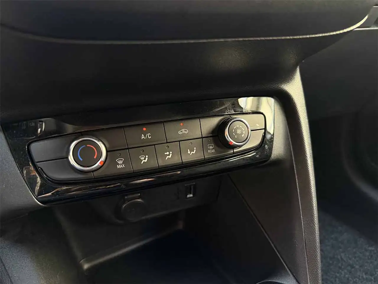 Opel Corsa 1.5 Edition ADATTA A NEOPATENTATI UNI PROPRIETARIO 15