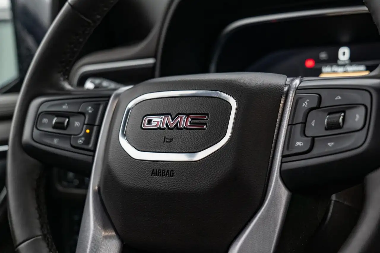 GMC Yukon снимка GMC Yukon