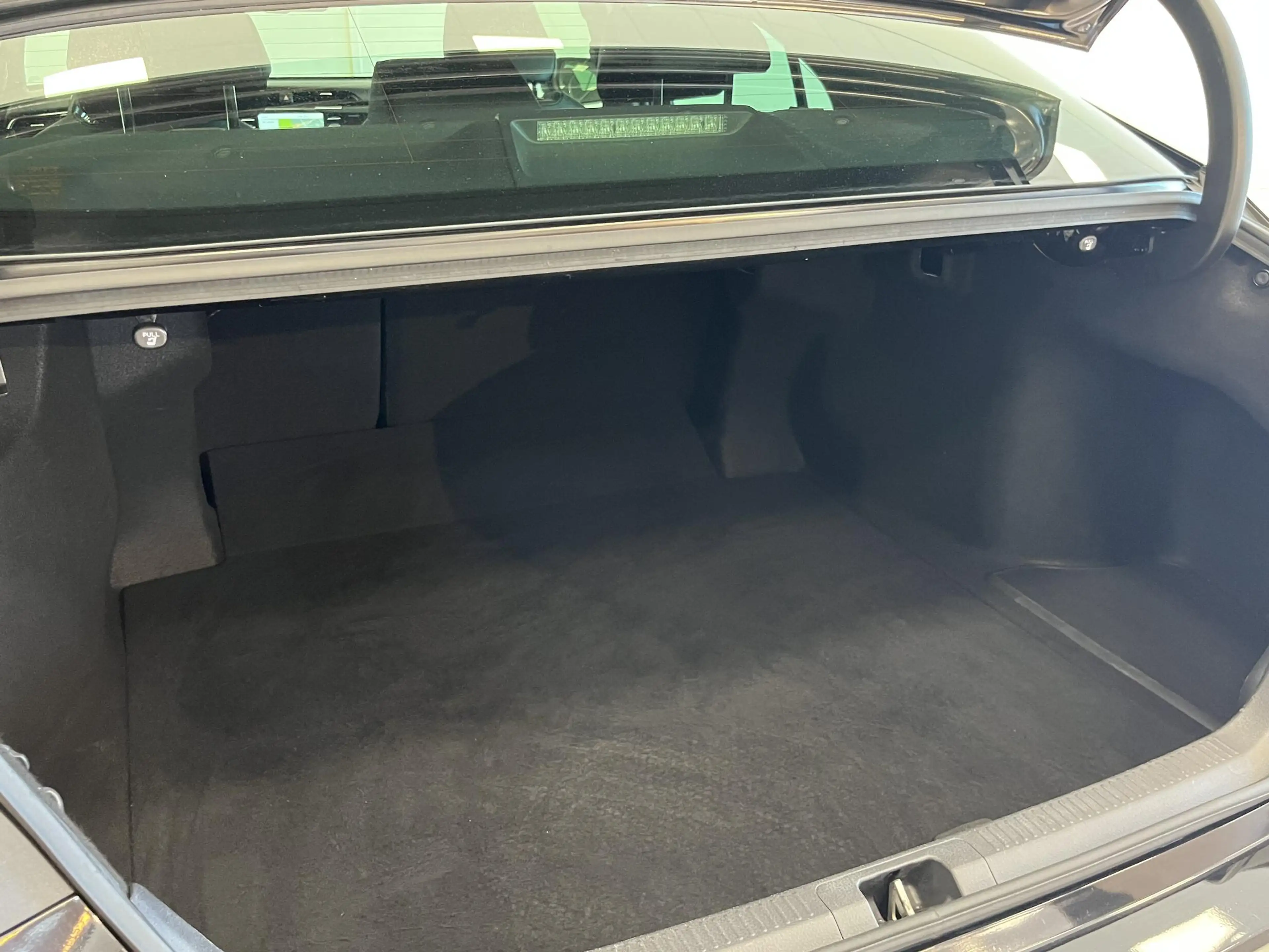 Toyota Camry 2.5 Hybrid Executive — photo 8