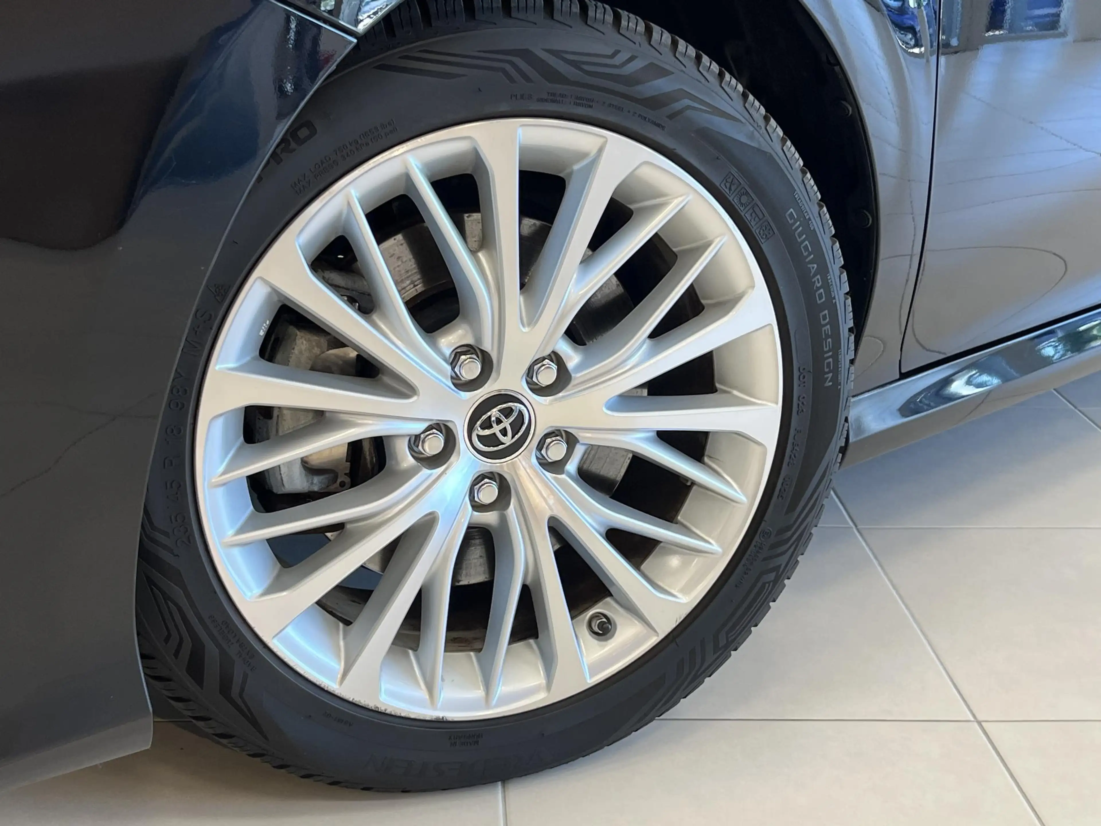 Toyota Camry 2.5 Hybrid Executive — photo 5