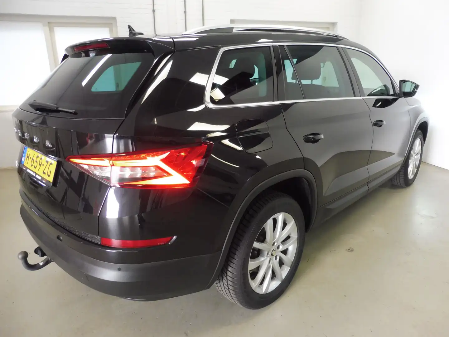 Skoda Kodiaq 1.5 TSI Business Edition Trekhaak | Camera | Panod Zwart - 2