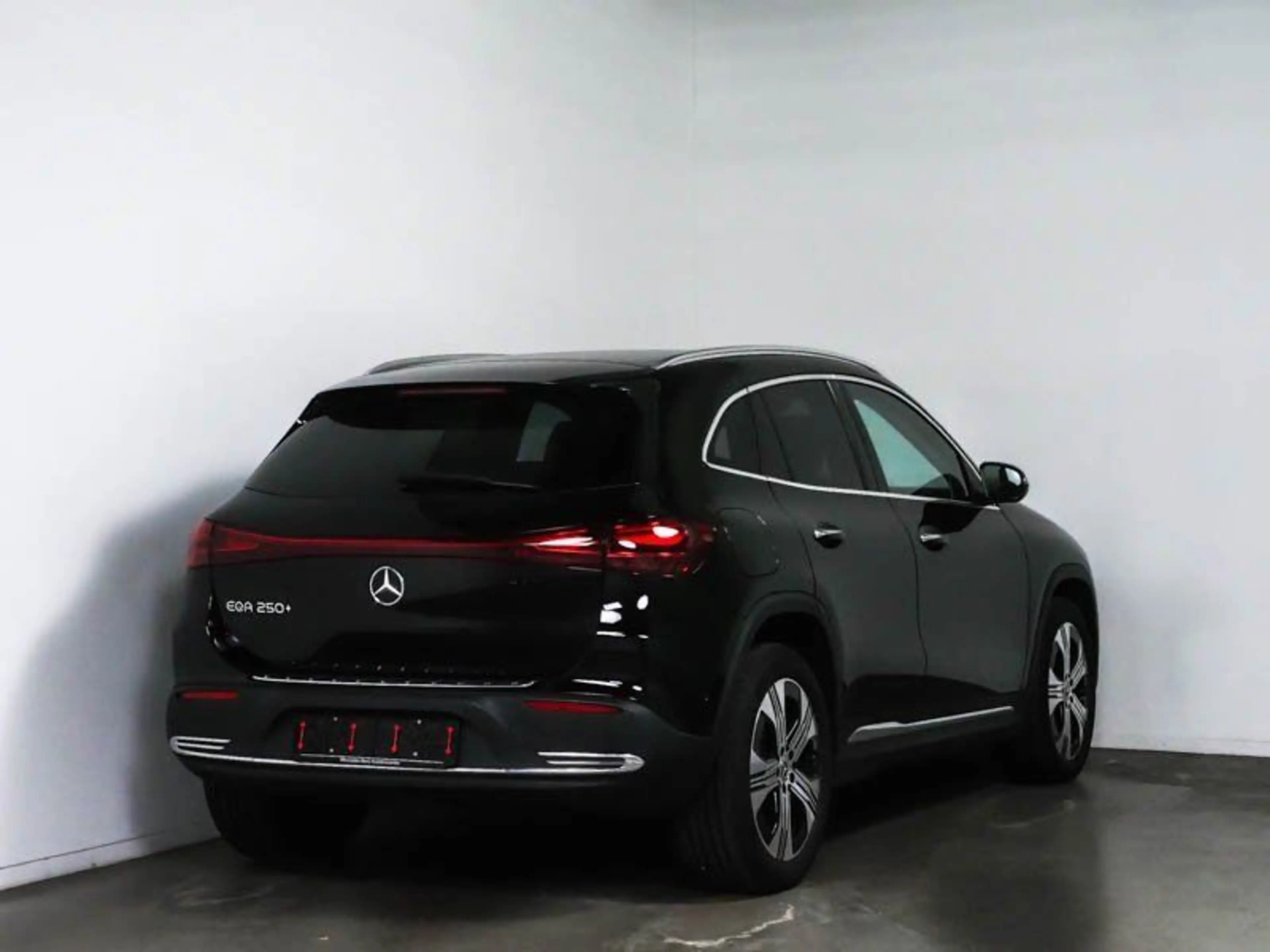 Mercedes-Benz EQA 250+ PROG-ADVANCE+ MEMORY FAP 360° SOUND VZA — photo 3