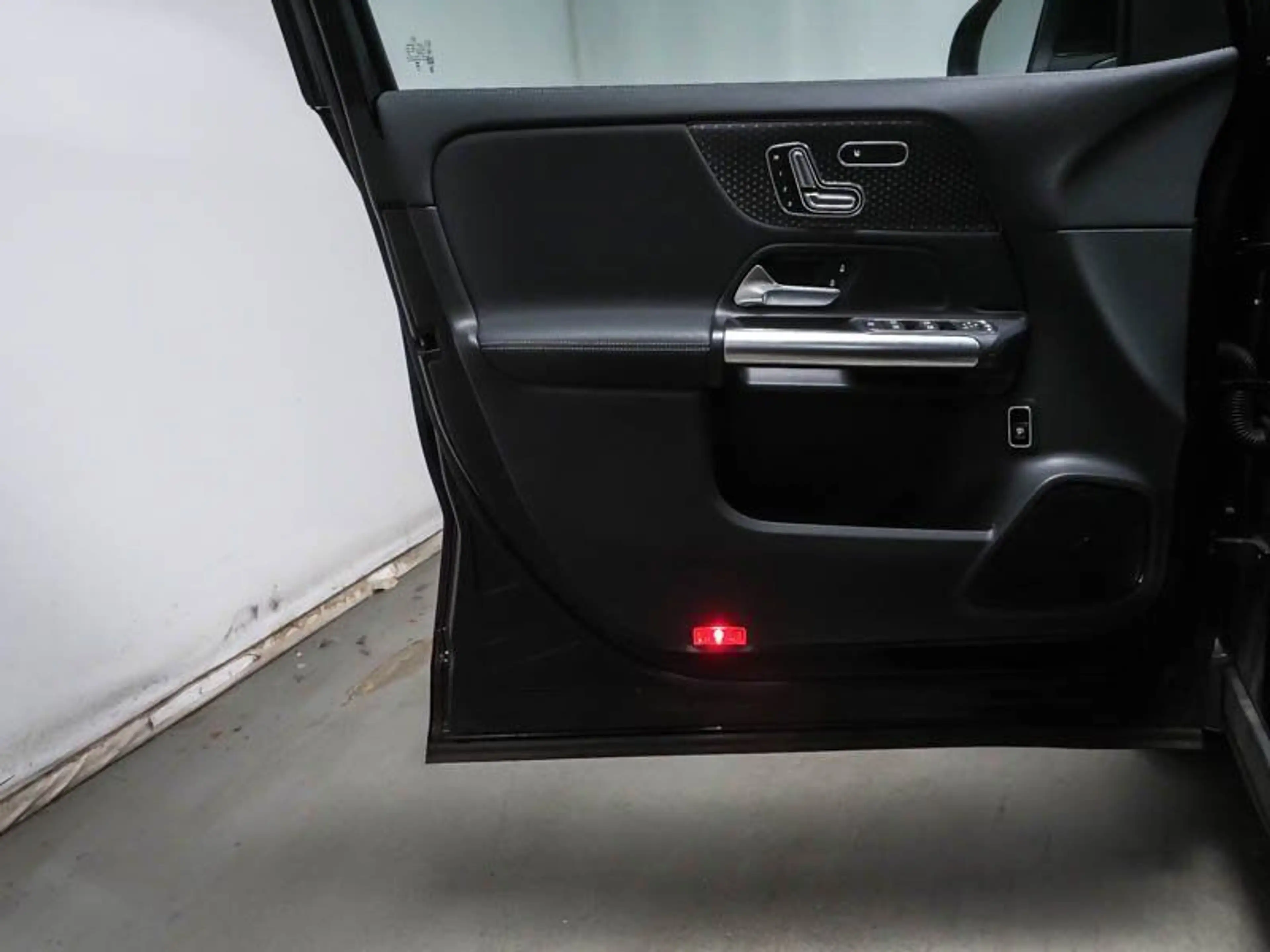Mercedes-Benz EQA 250+ PROG-ADVANCE+ MEMORY FAP 360° SOUND VZA — photo 5