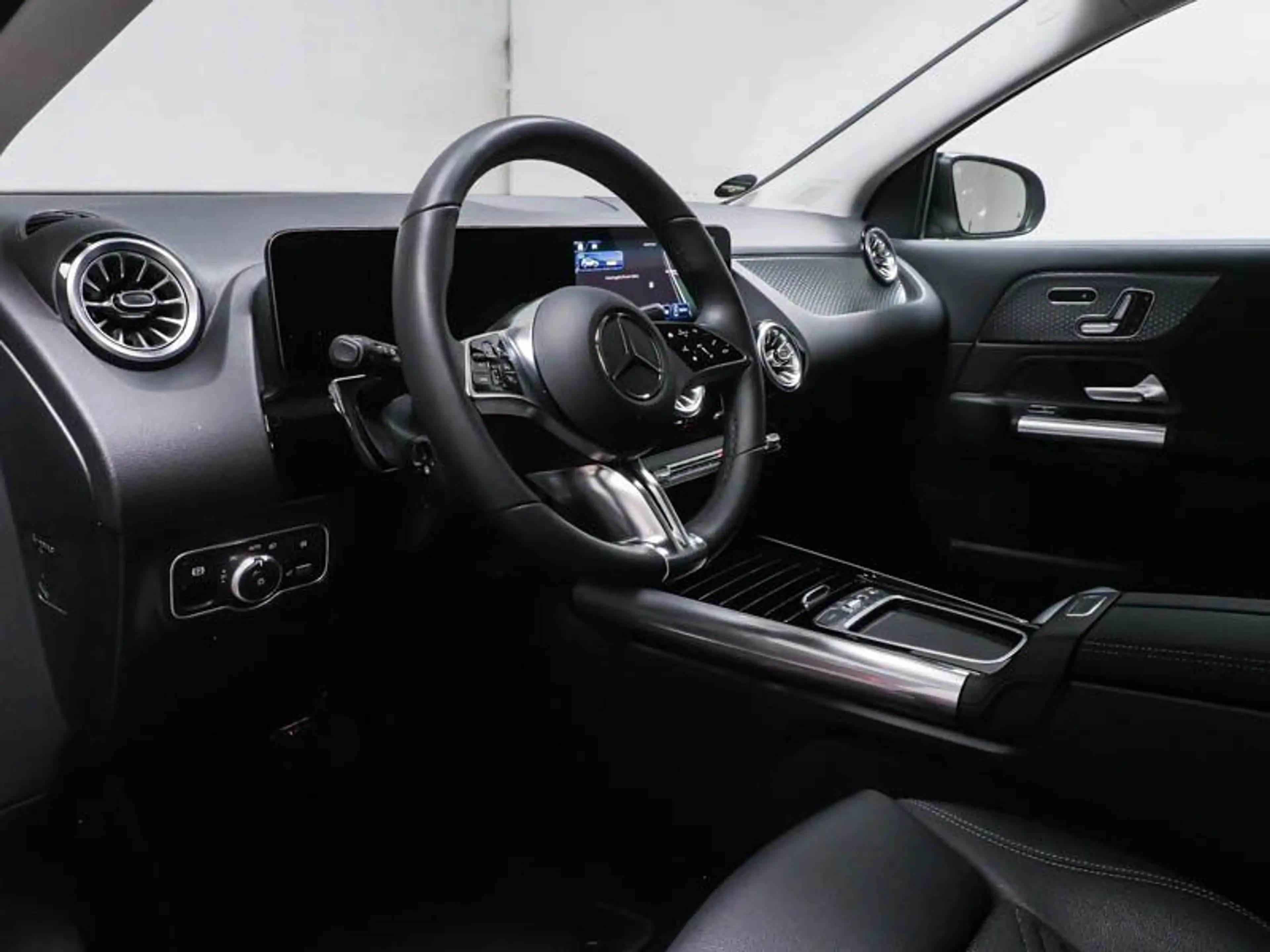 Mercedes-Benz EQA 250+ PROG-ADVANCE+ MEMORY FAP 360° SOUND VZA — photo 7