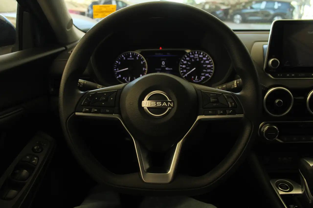 Nissan Sentra photo Nissan Sentra