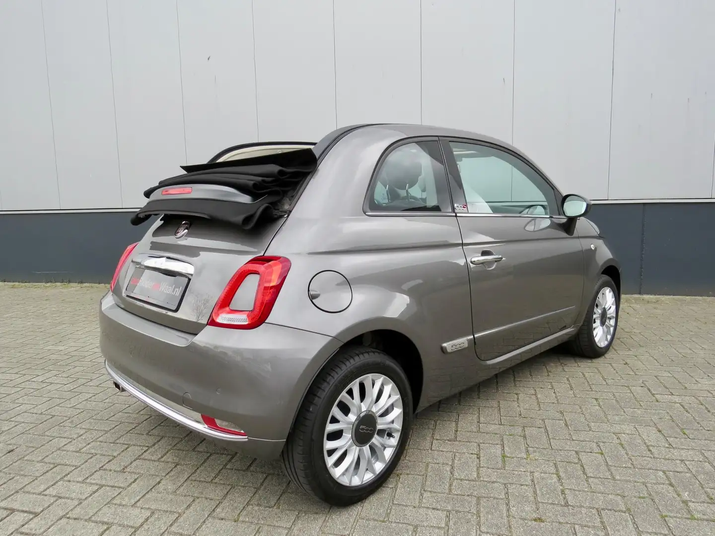 Fiat 500C 1.2 Lounge *Big navi *Cruise con *Carplay*15 inch Grijs - 1