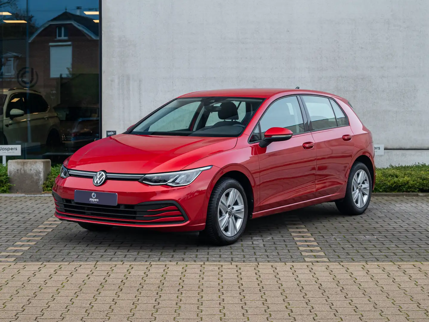 Volkswagen Golf 1.0 TSI OPF Life Rood - 1