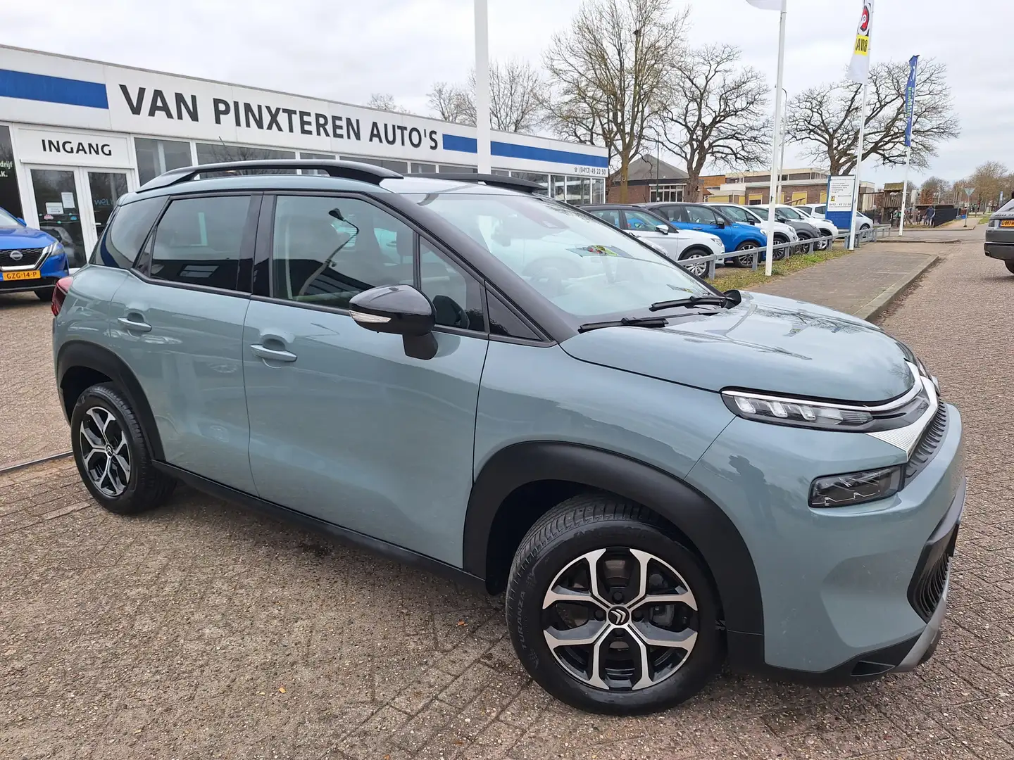 Citroen C3 Aircross 1.2 PureTech Shine /keyles/Parkeersensoren/clima/e Grijs - 1