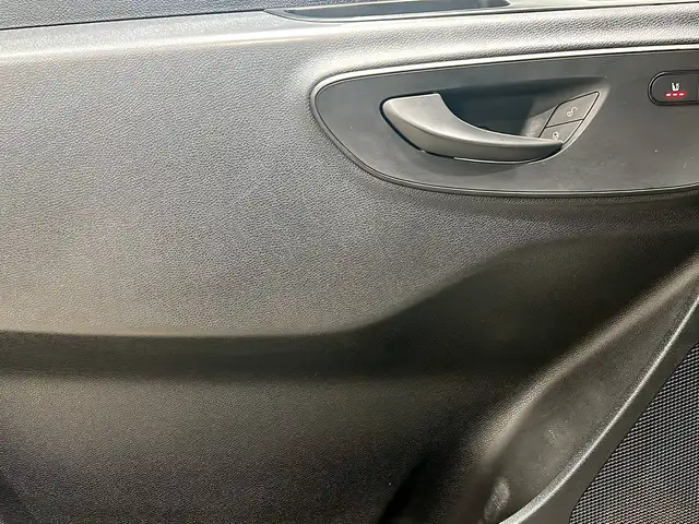 Mercedes-Benz Unknown Model view 13